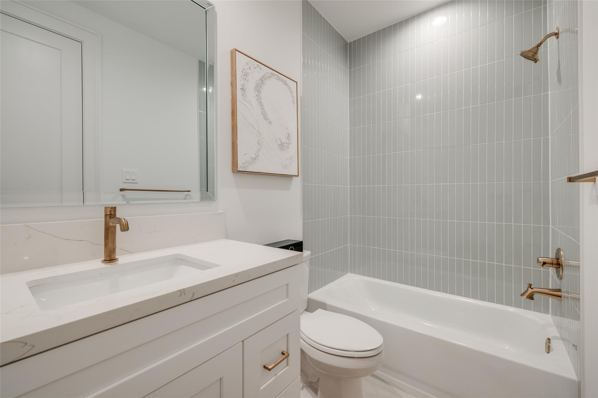 1012 E 26th Street Property Photo 30