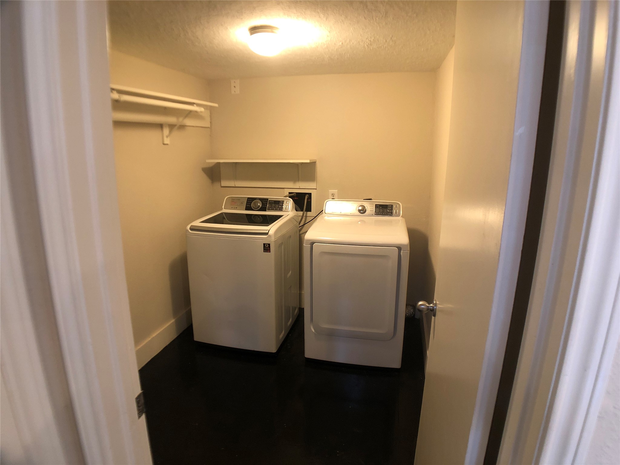 8505 Wilcrest Drive Property Photo 7