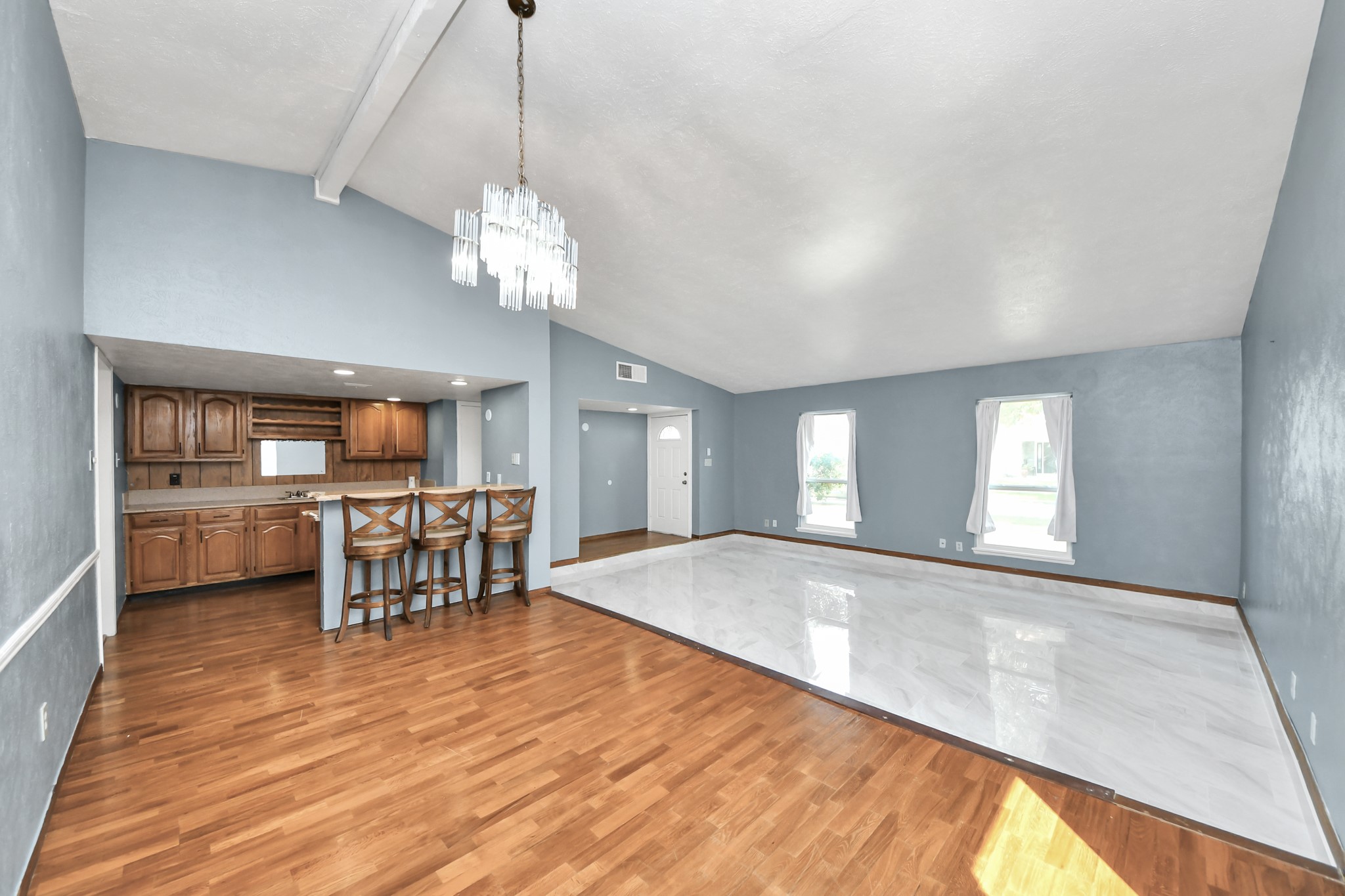 16835 Kilwinning Drive Property Photo 7