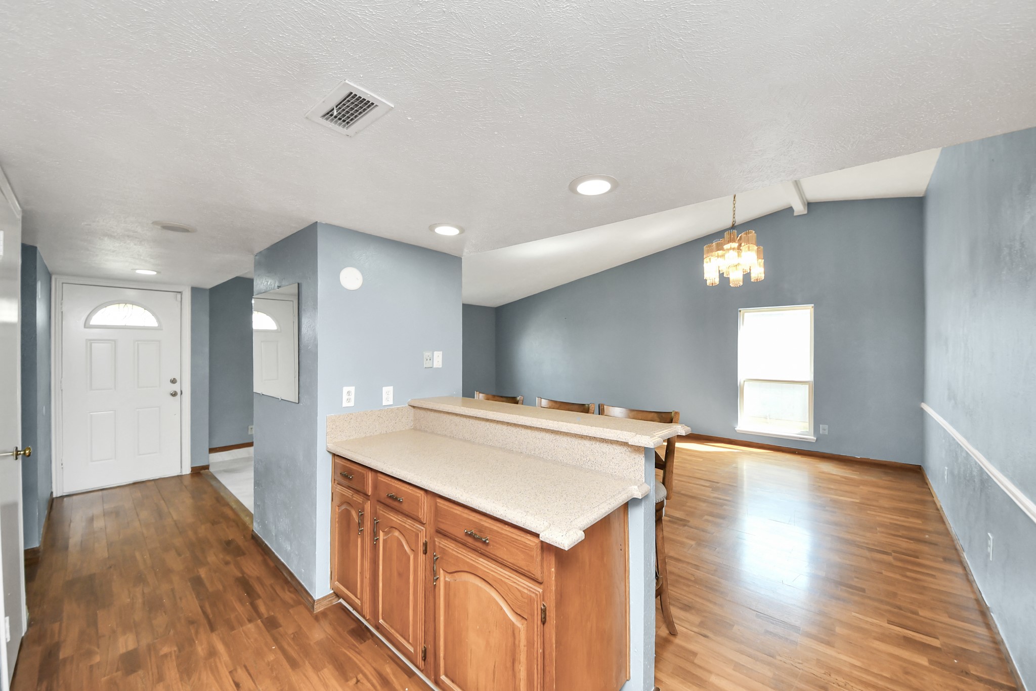 16835 Kilwinning Drive Property Photo 9