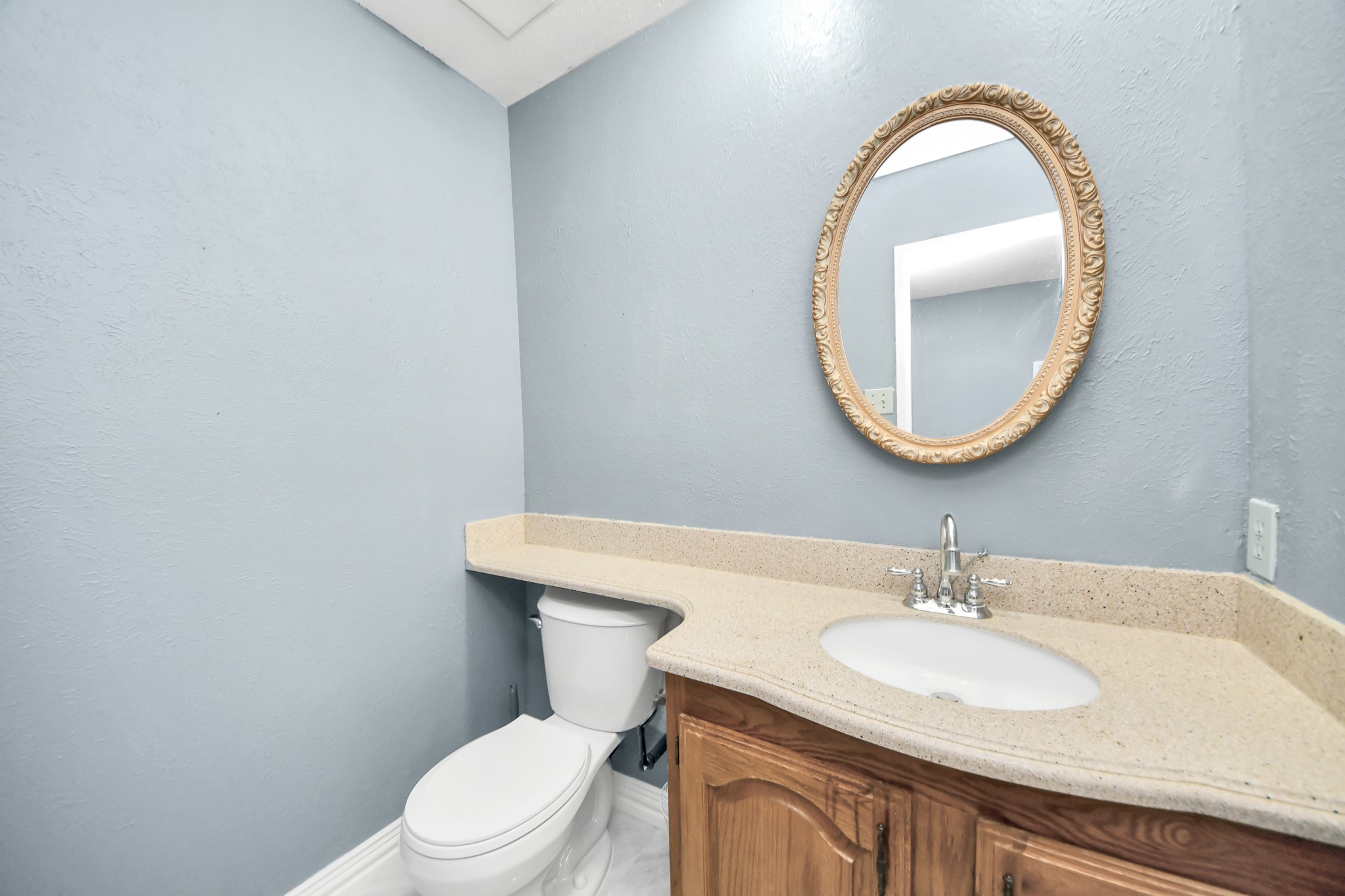 16835 Kilwinning Drive Property Photo 12