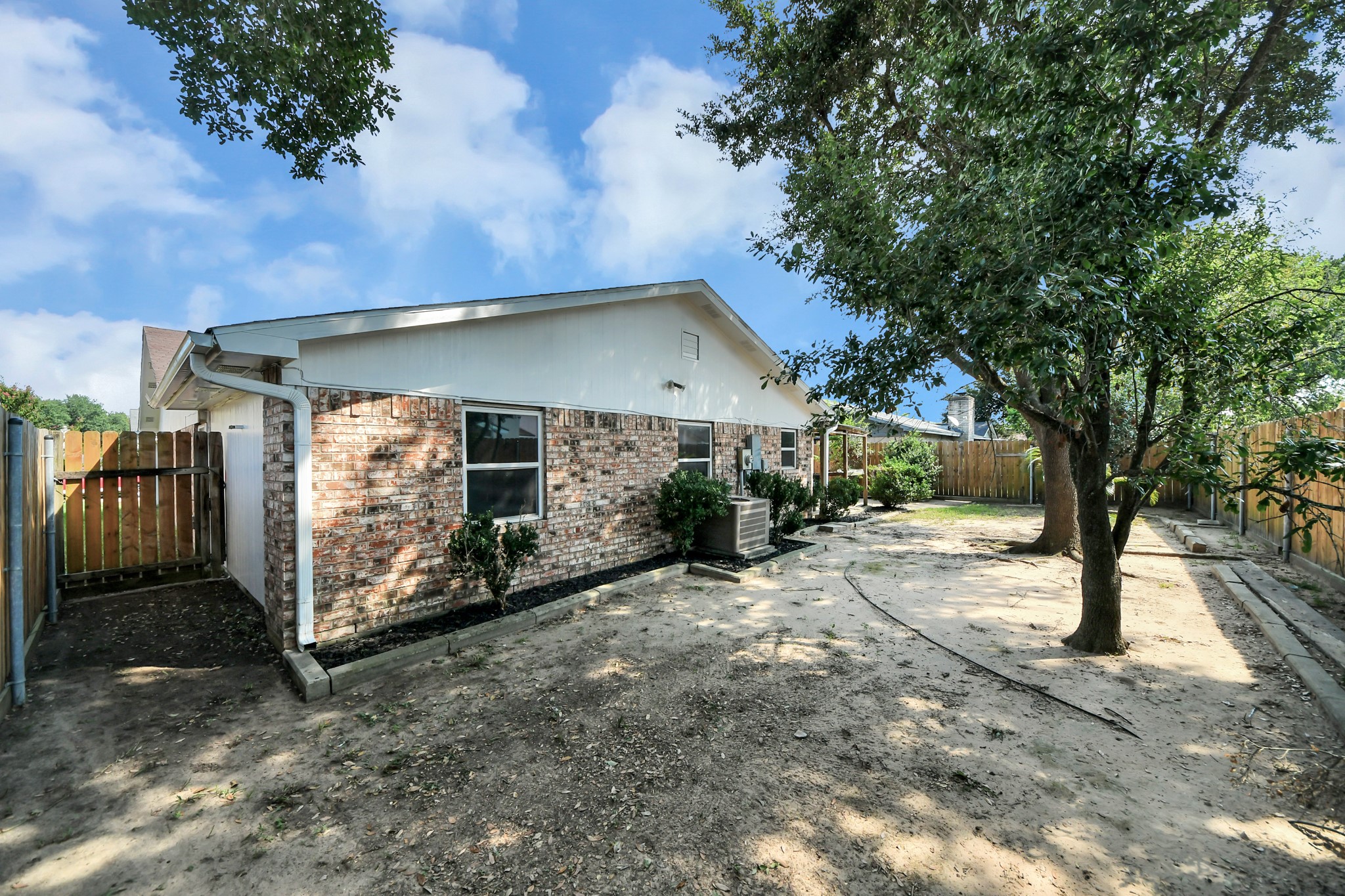 16835 Kilwinning Drive Property Photo 35