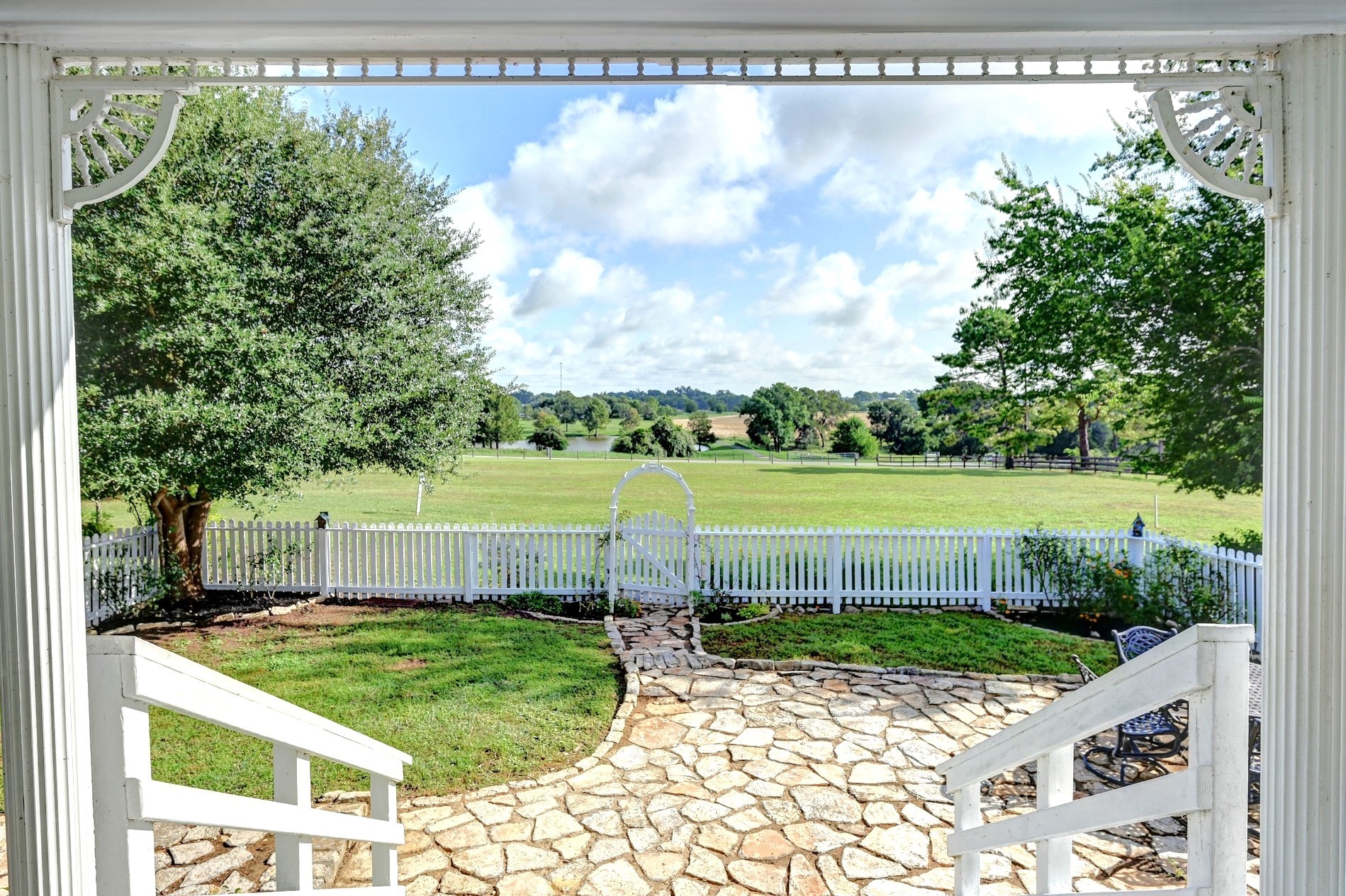 5850 Trackside Road Property Photo 6
