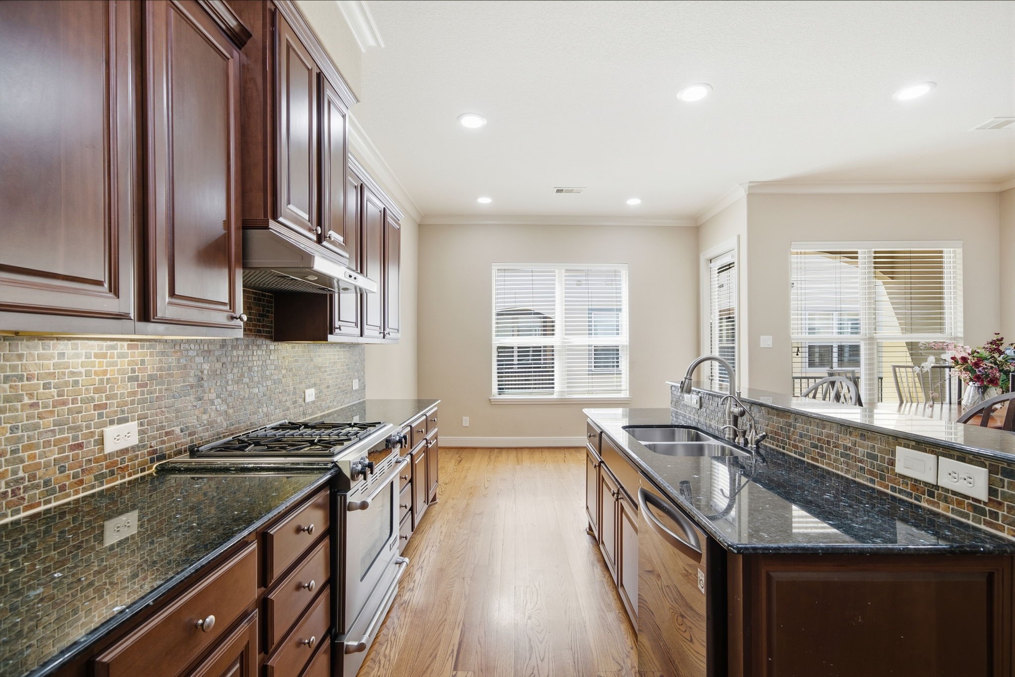 15 Laurelwood Drive Property Photo 13