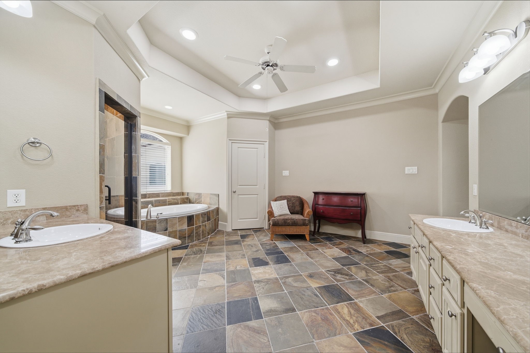 15 Laurelwood Drive Property Photo 22