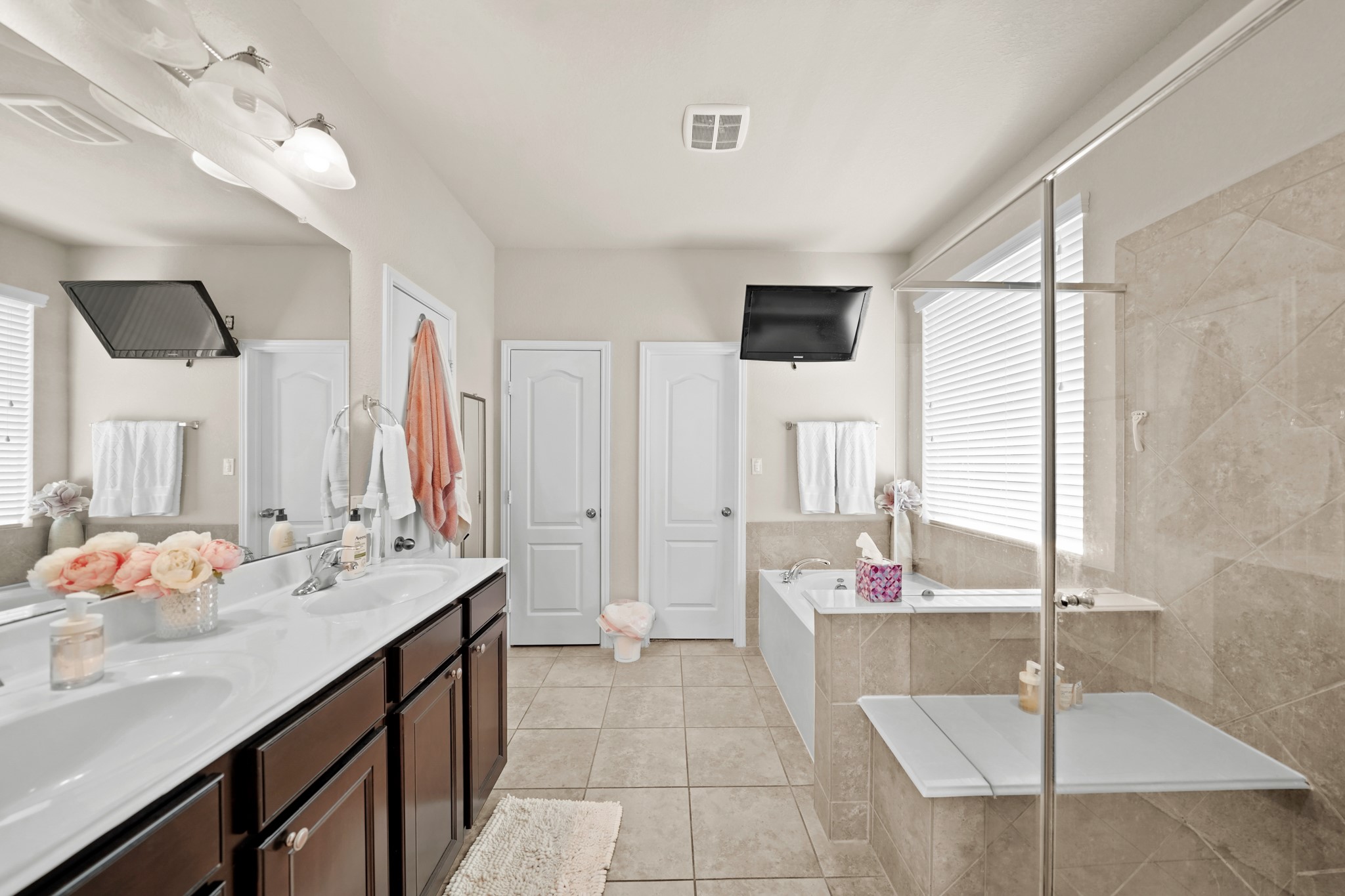 9957 Spring Rock Lane Property Photo 10