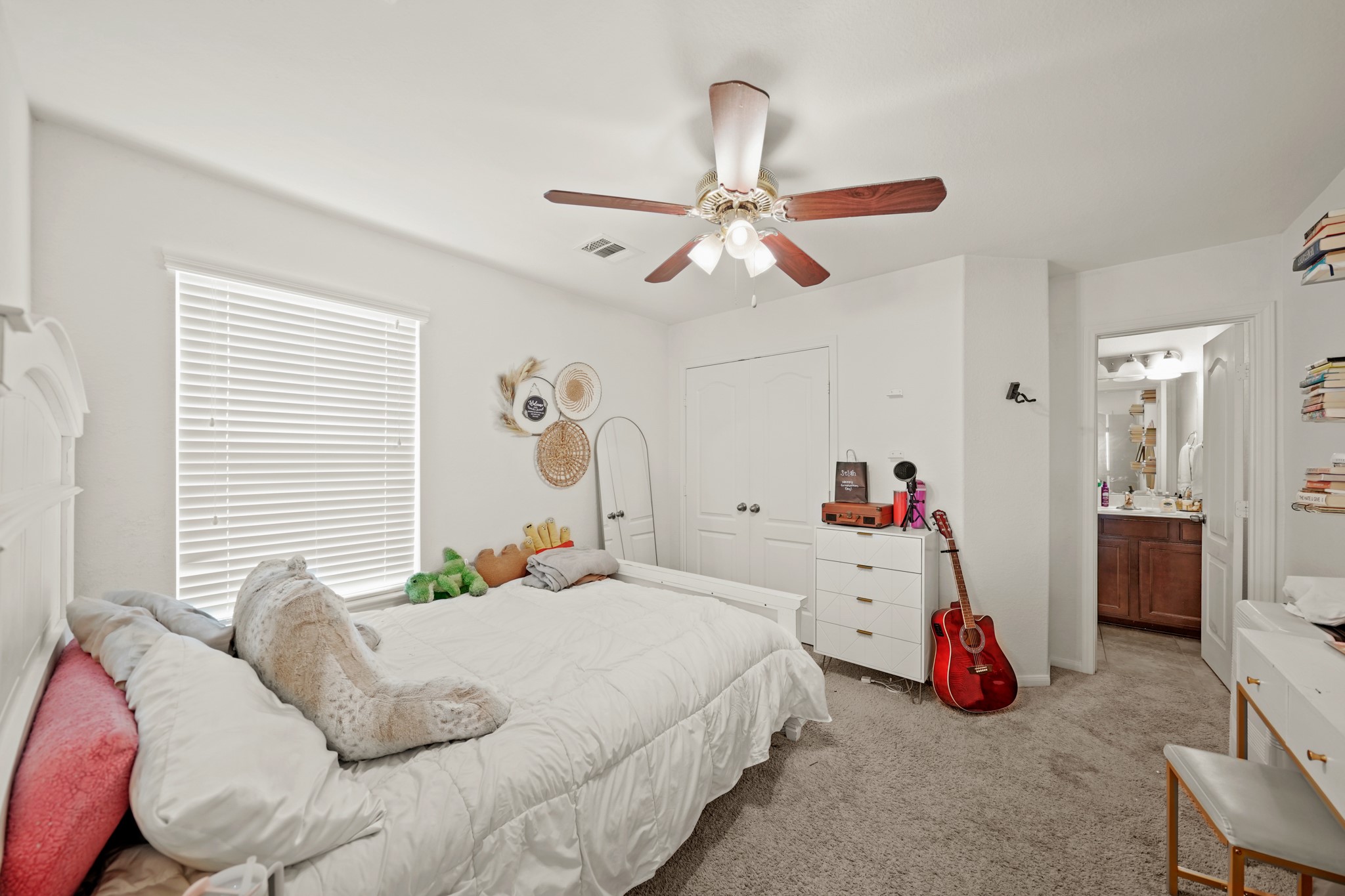 9957 Spring Rock Lane Property Photo 11