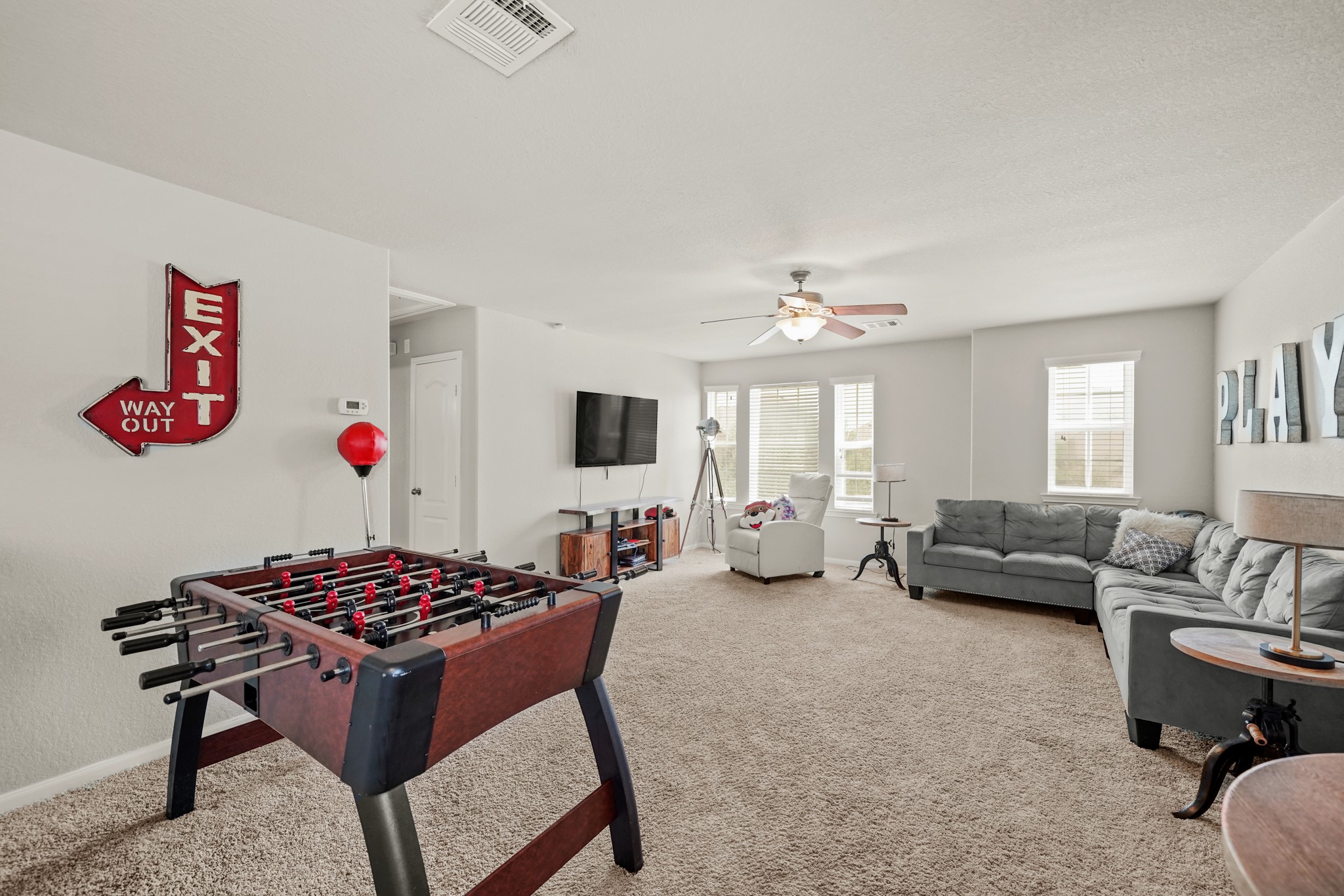9957 Spring Rock Lane Property Photo 13