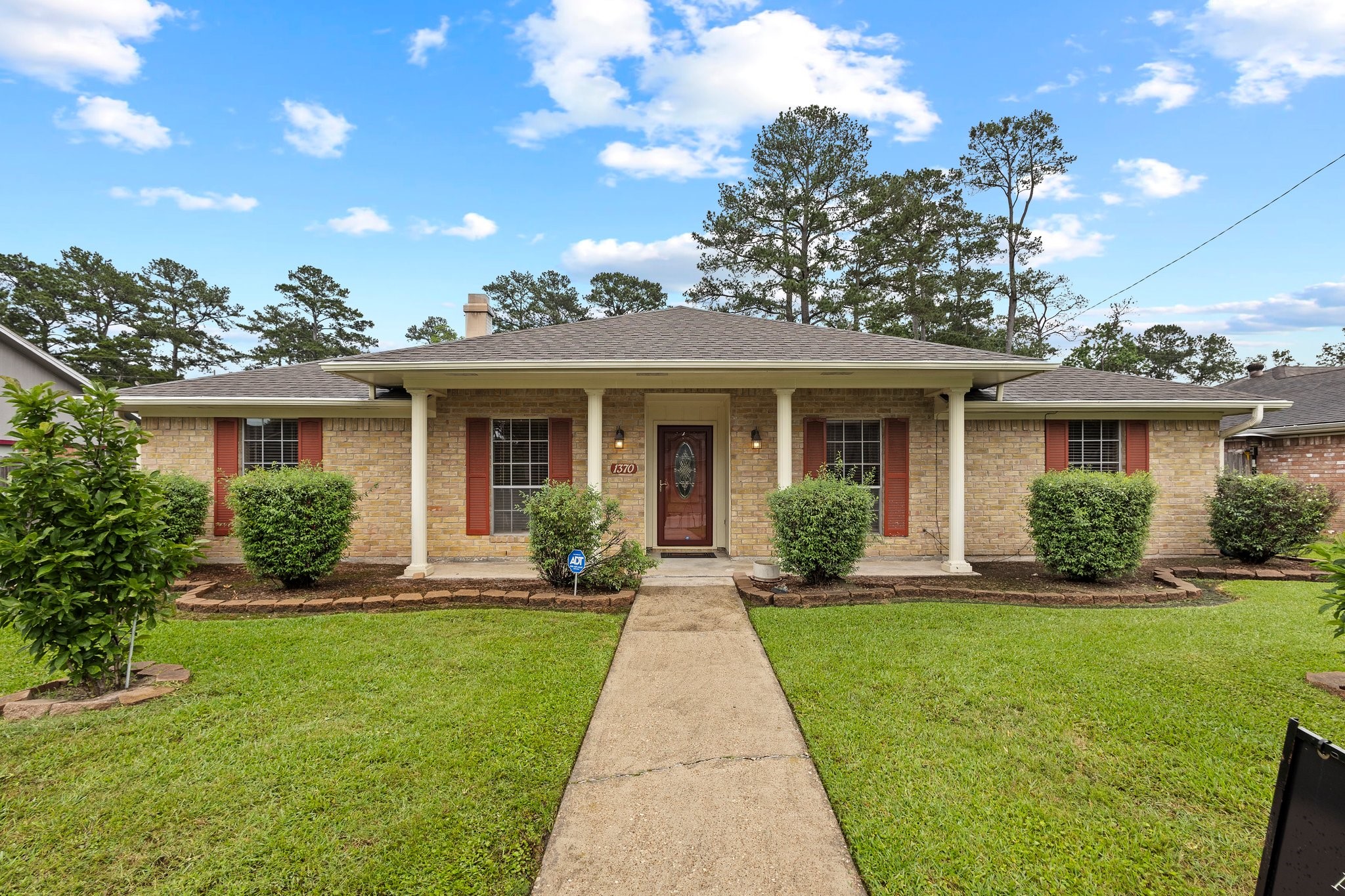 1370 Shakespeare Drive Property Photo 1