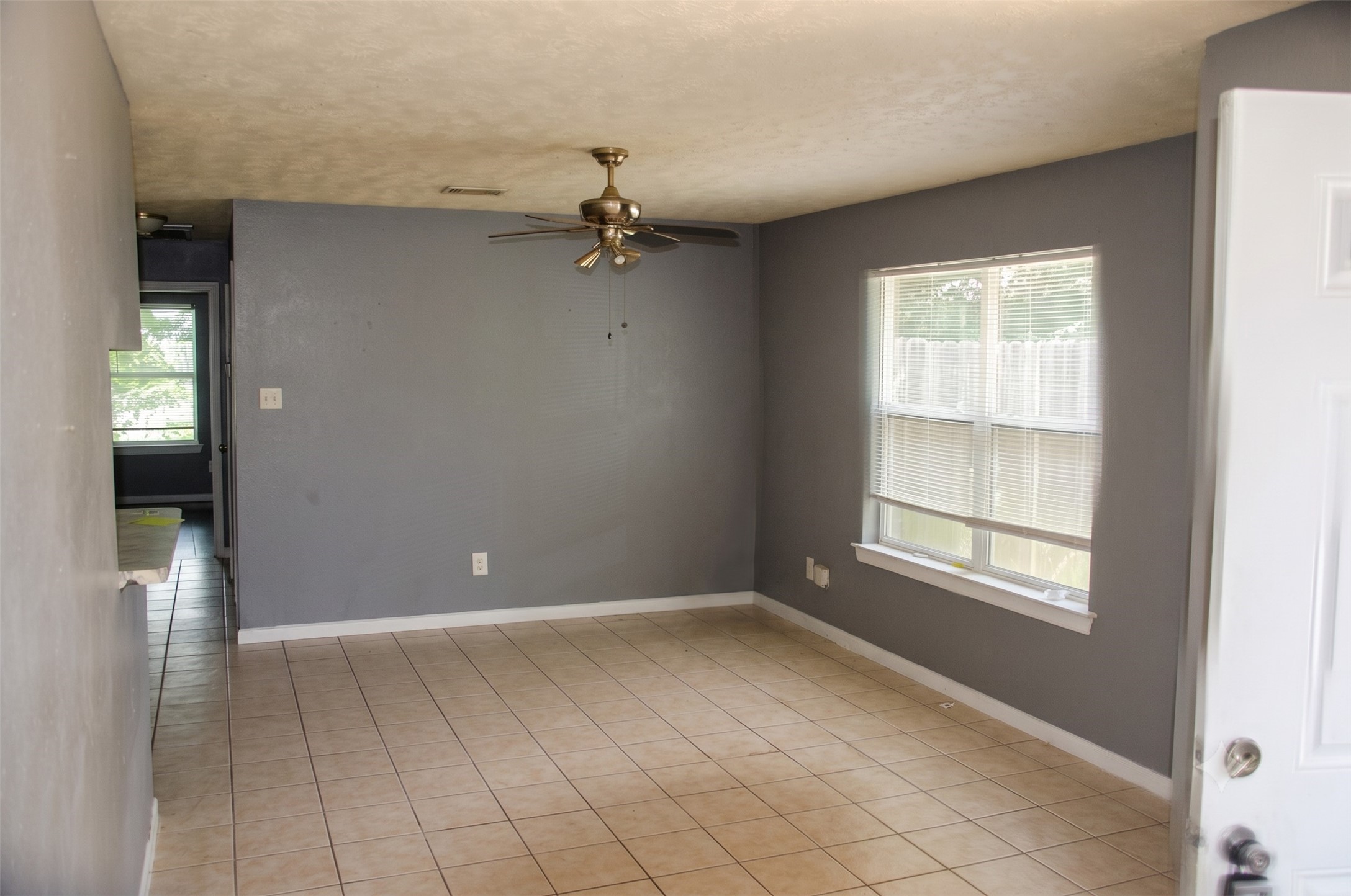 306 Willowick Street Property Photo 3