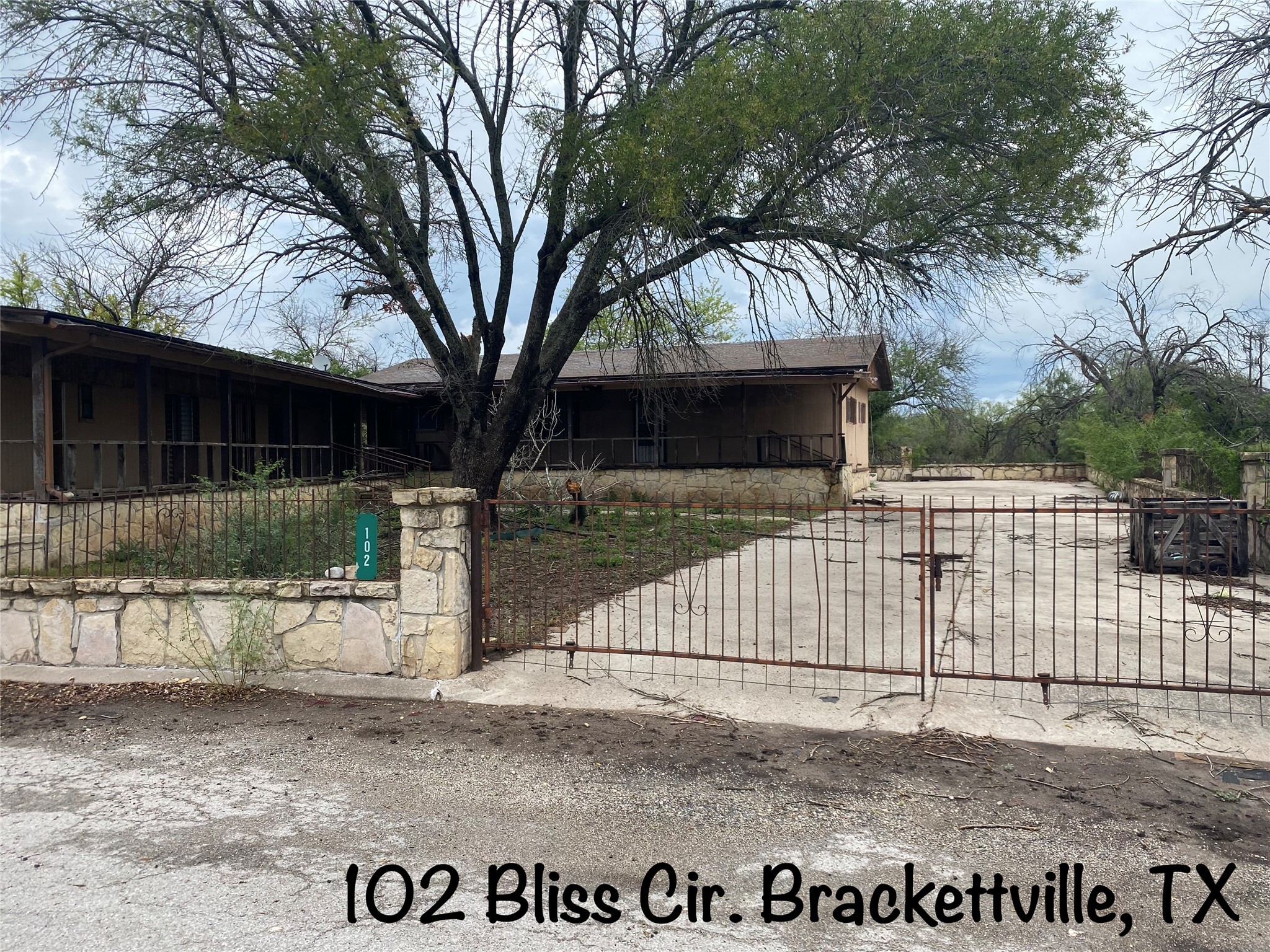 102 Bliss Circle Property Photo 1