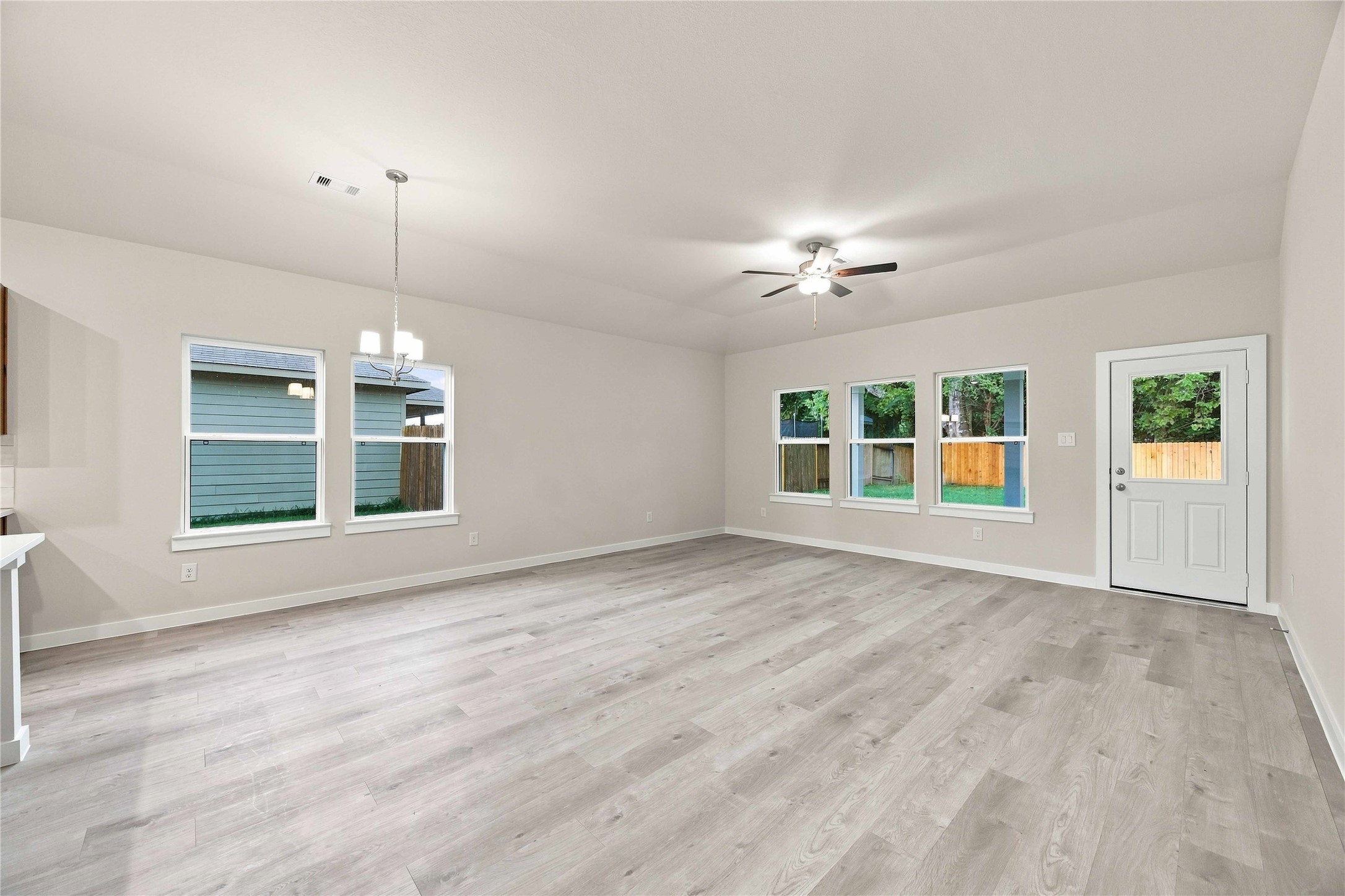 513 Johnson Street Property Photo 3