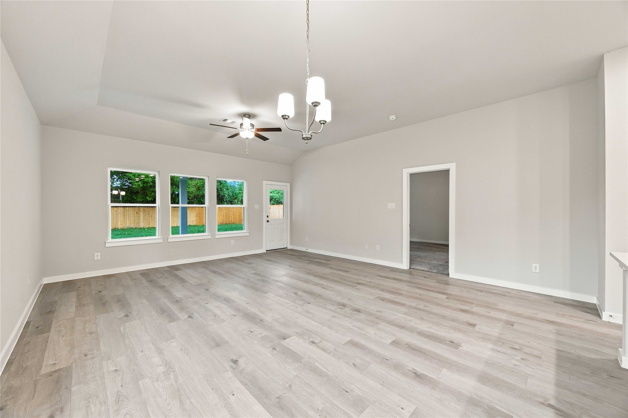 513 Johnson Street Property Photo 4