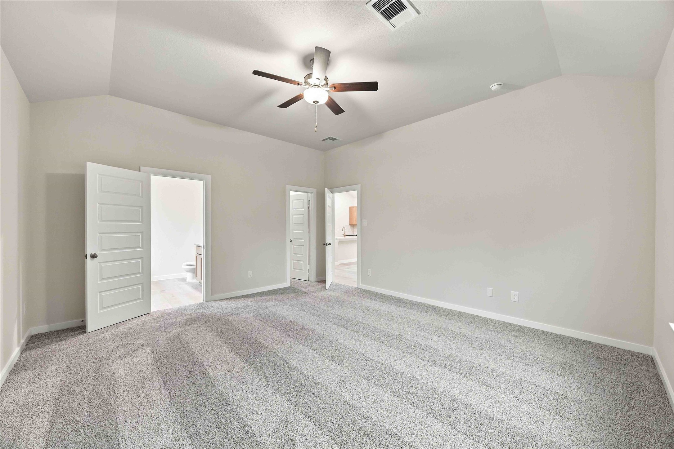513 Johnson Street Property Photo 11