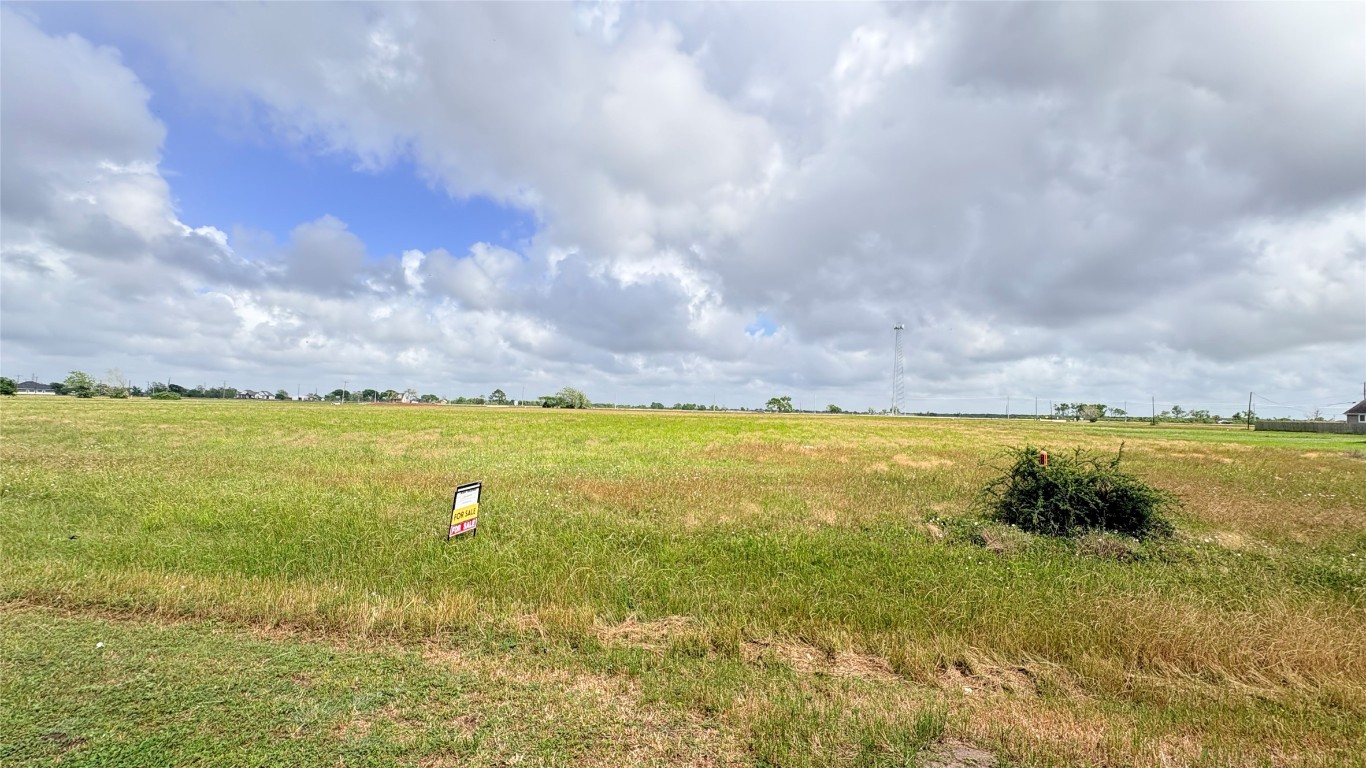 383 Brahman Trail Property Photo 4