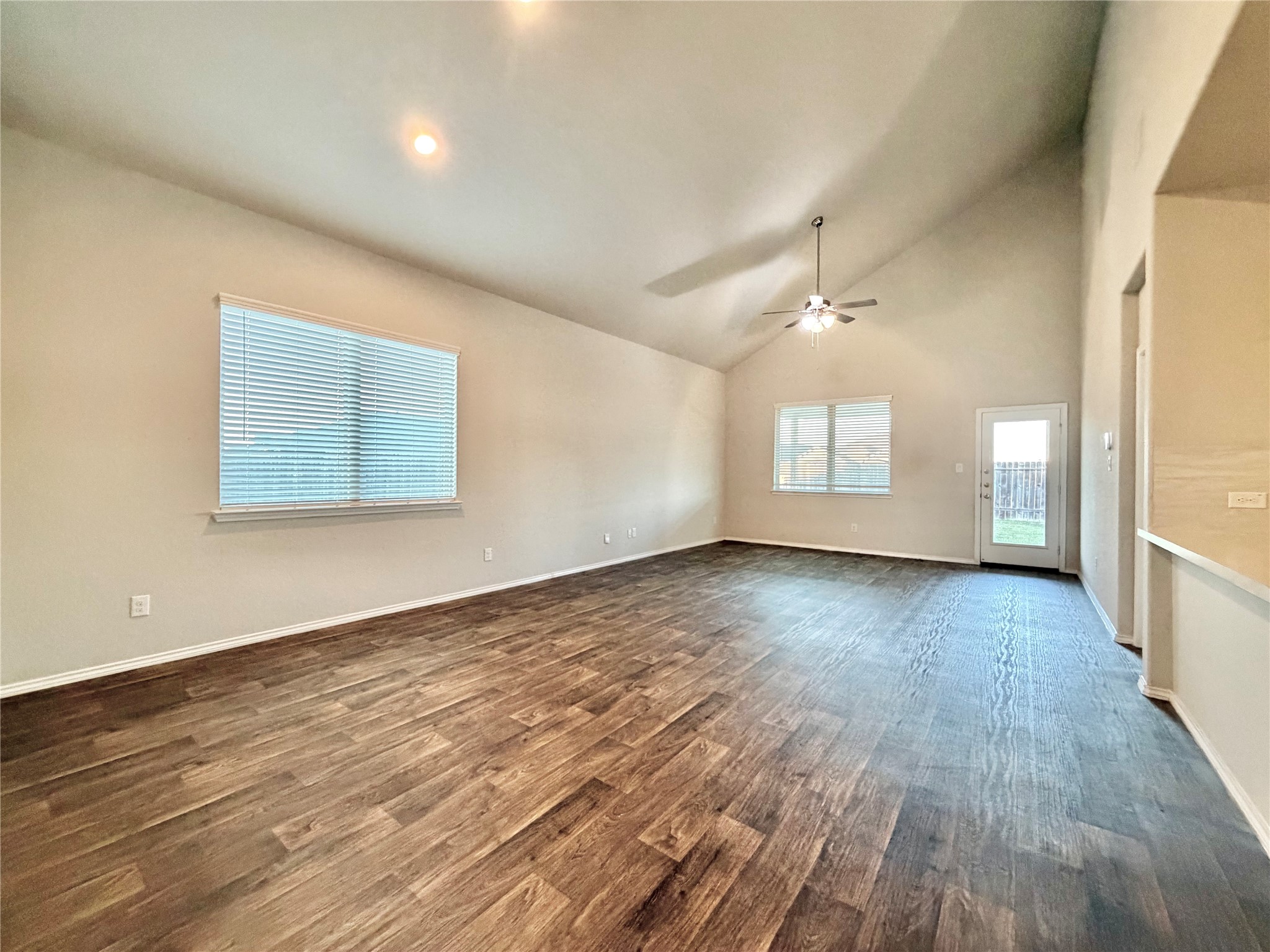 5410 Pembrokeshire Circle Property Photo 3