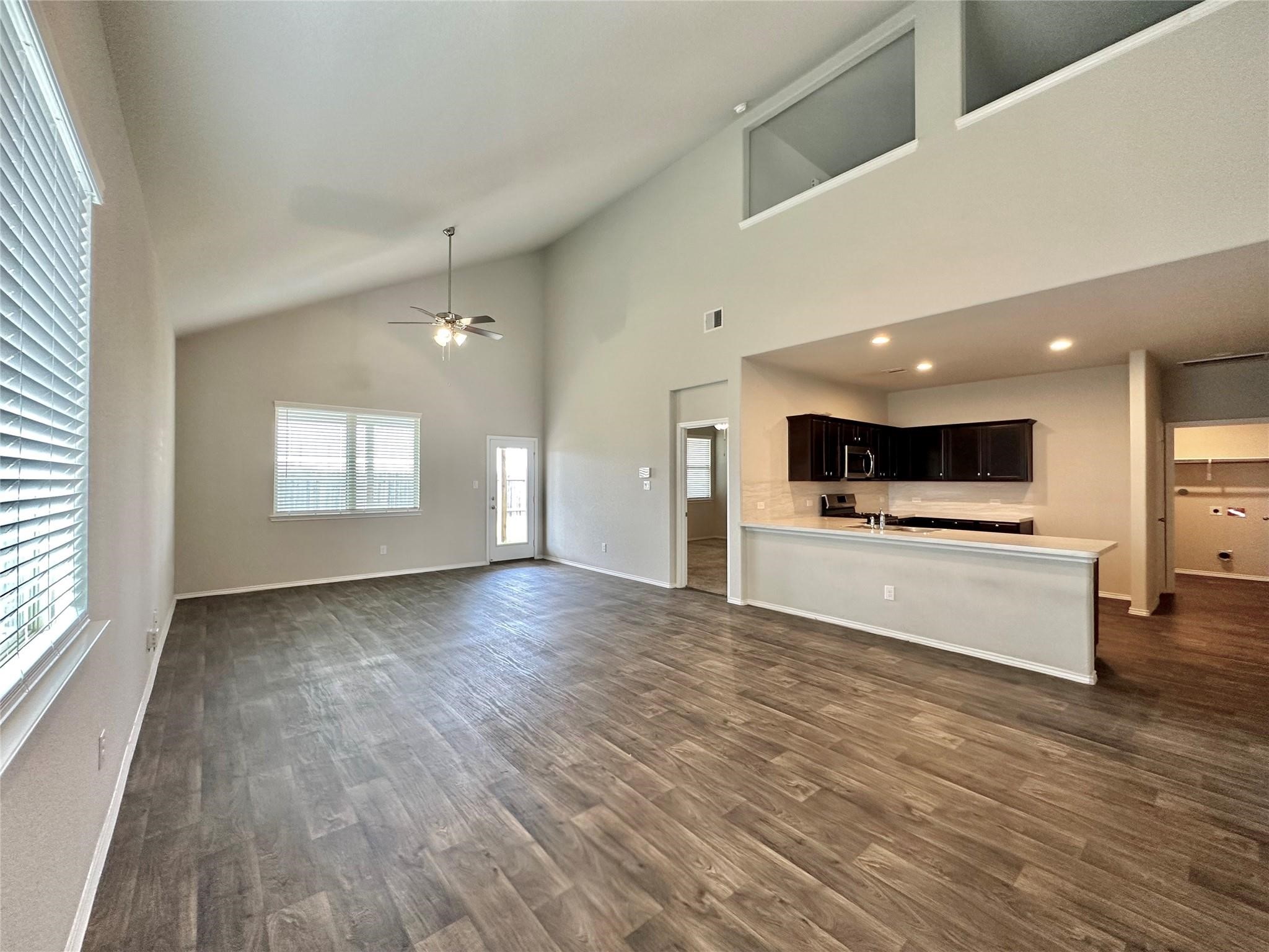 5410 Pembrokeshire Circle Property Photo 4