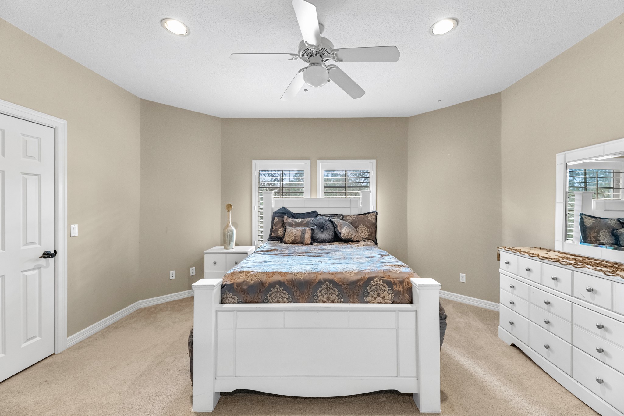 35 W Bracebridge Circle Property Photo 40
