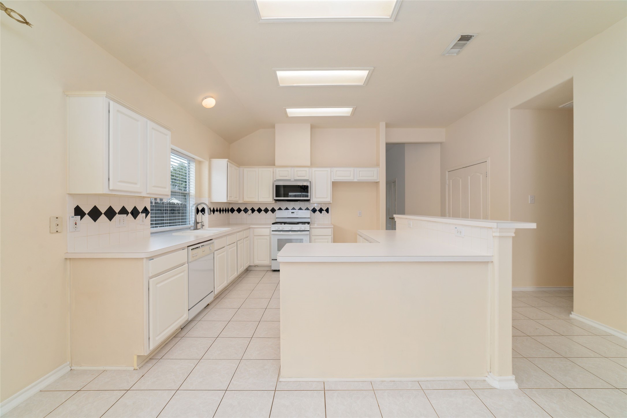10011 Redoak Pass Lane Property Photo 11