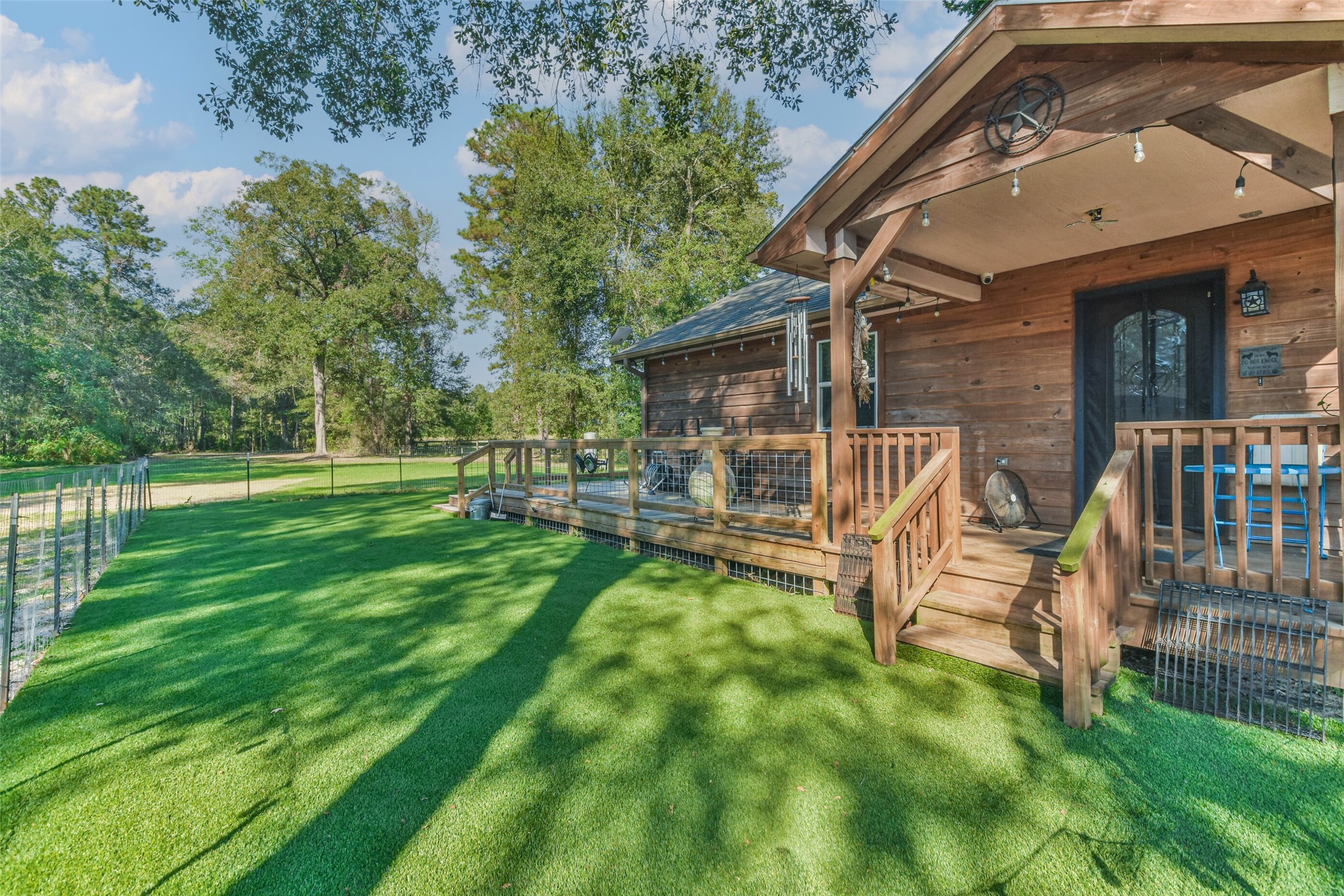 24237 Creekwood Drive Property Photo 3