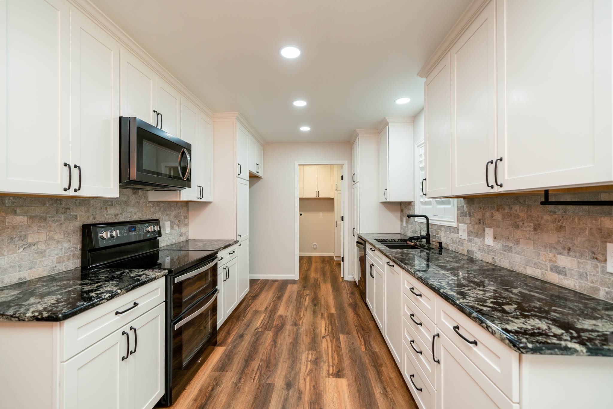 1304 Steve Street Property Photo 2