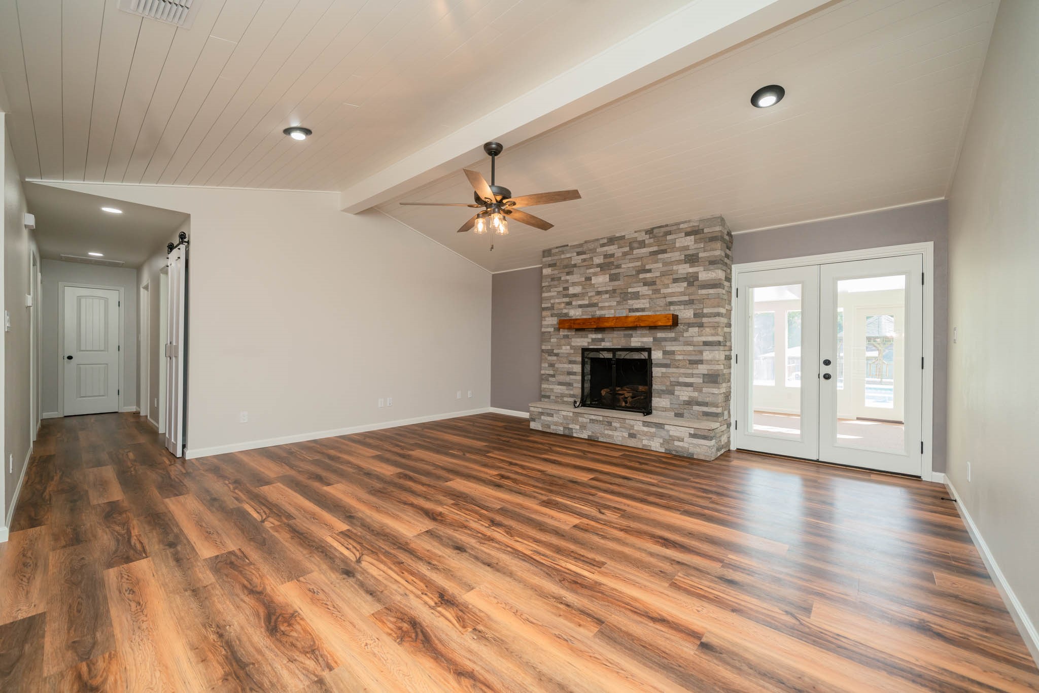 1304 Steve Street Property Photo 5