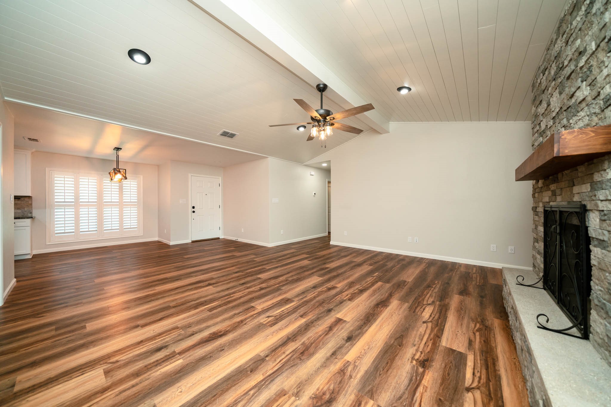 1304 Steve Street Property Photo 6