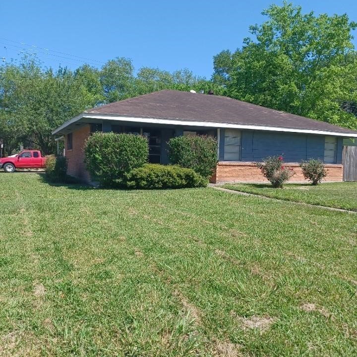 7201 Gleason Road Property Photo 1