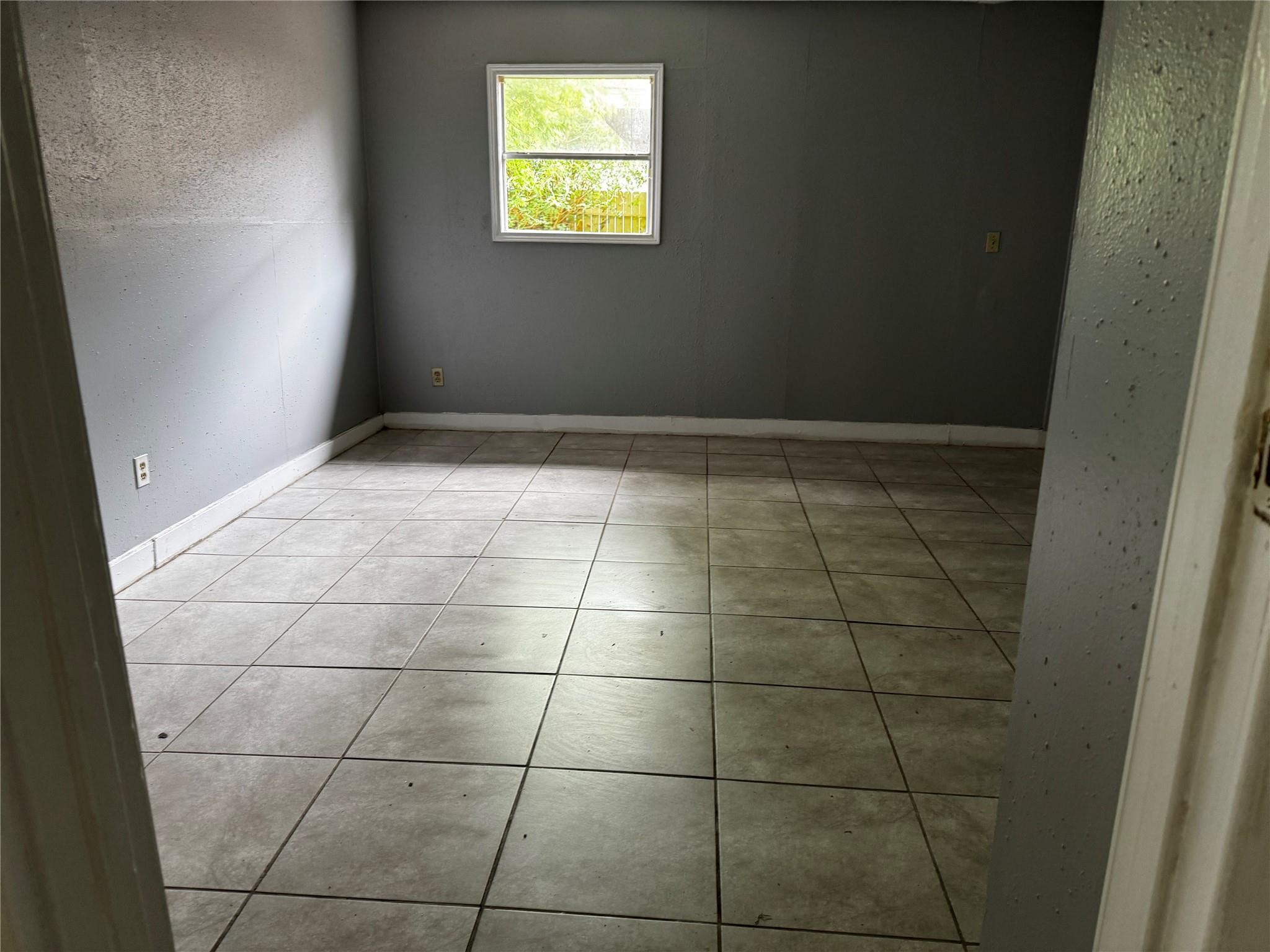 7201 Gleason Road Property Photo 8