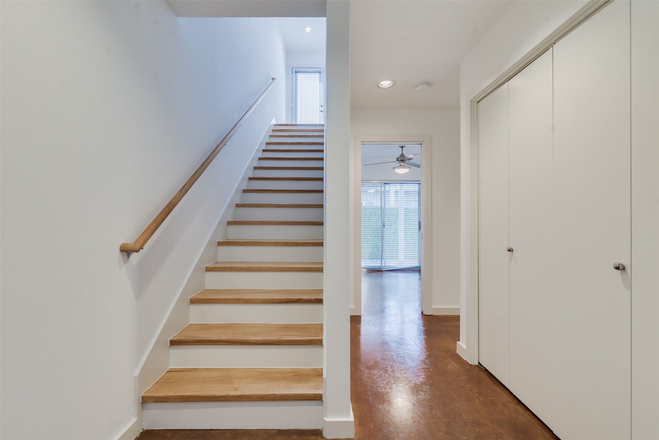 1637 Tuam Street Property Photo 3