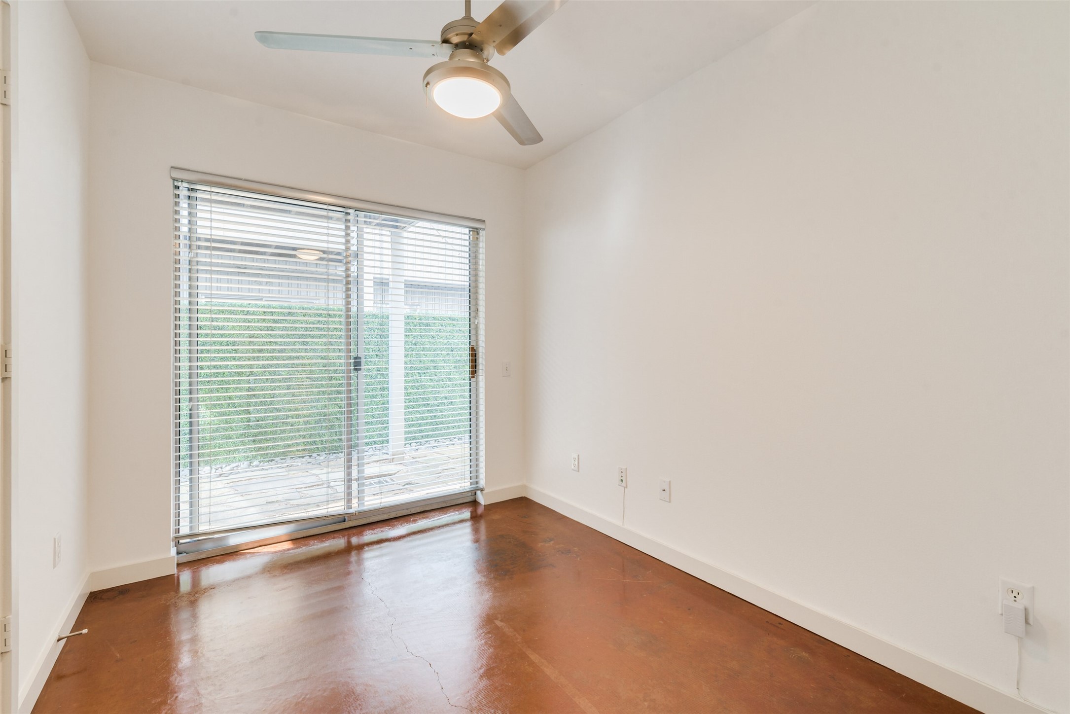 1637 Tuam Street Property Photo 5