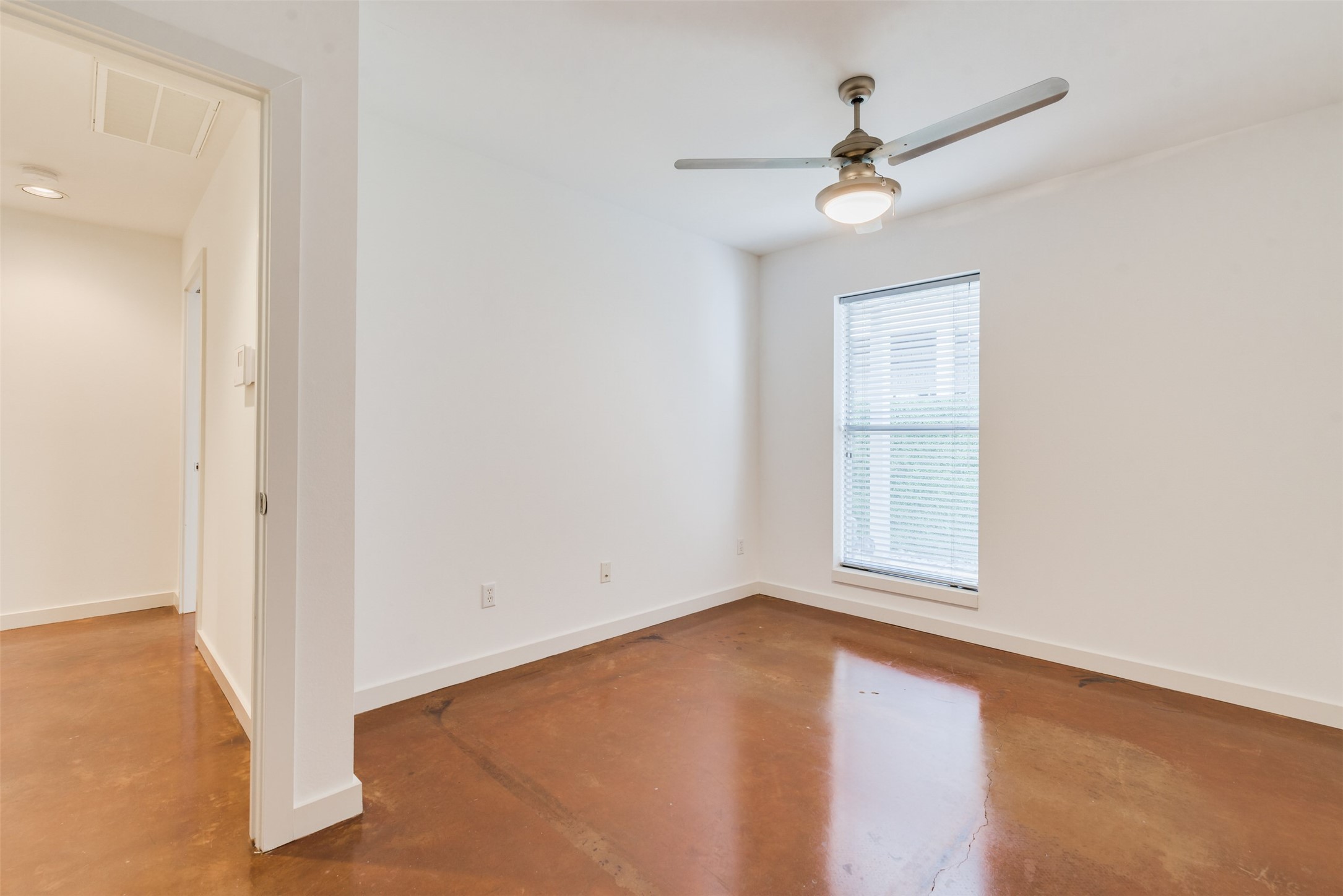 1637 Tuam Street Property Photo 7