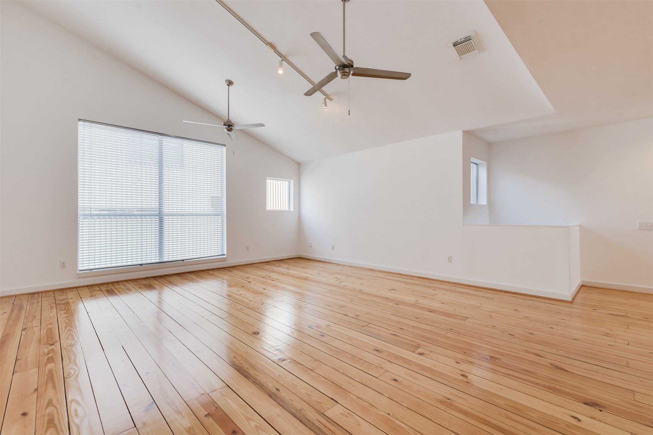 1637 Tuam Street Property Photo 12