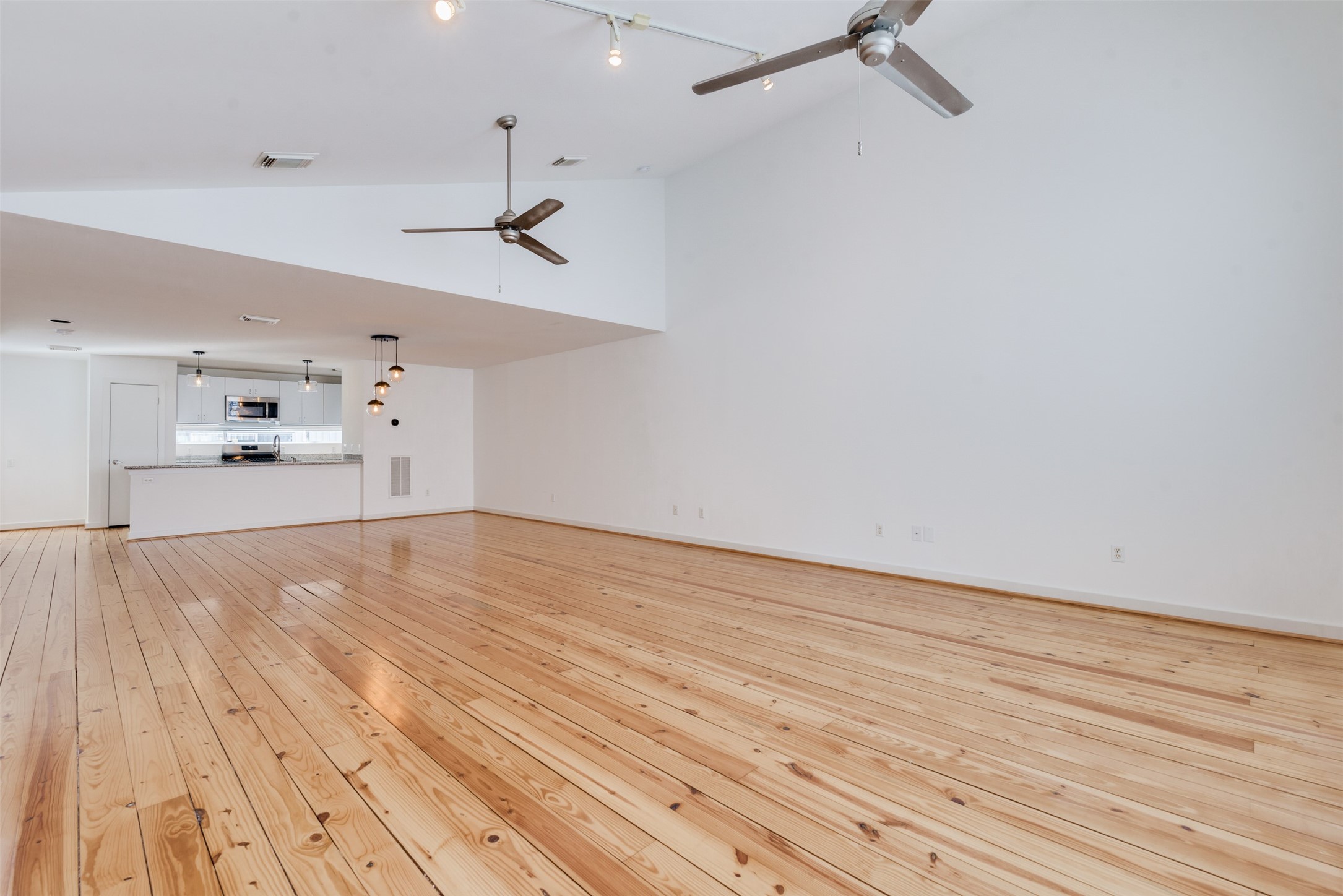 1637 Tuam Street Property Photo 13