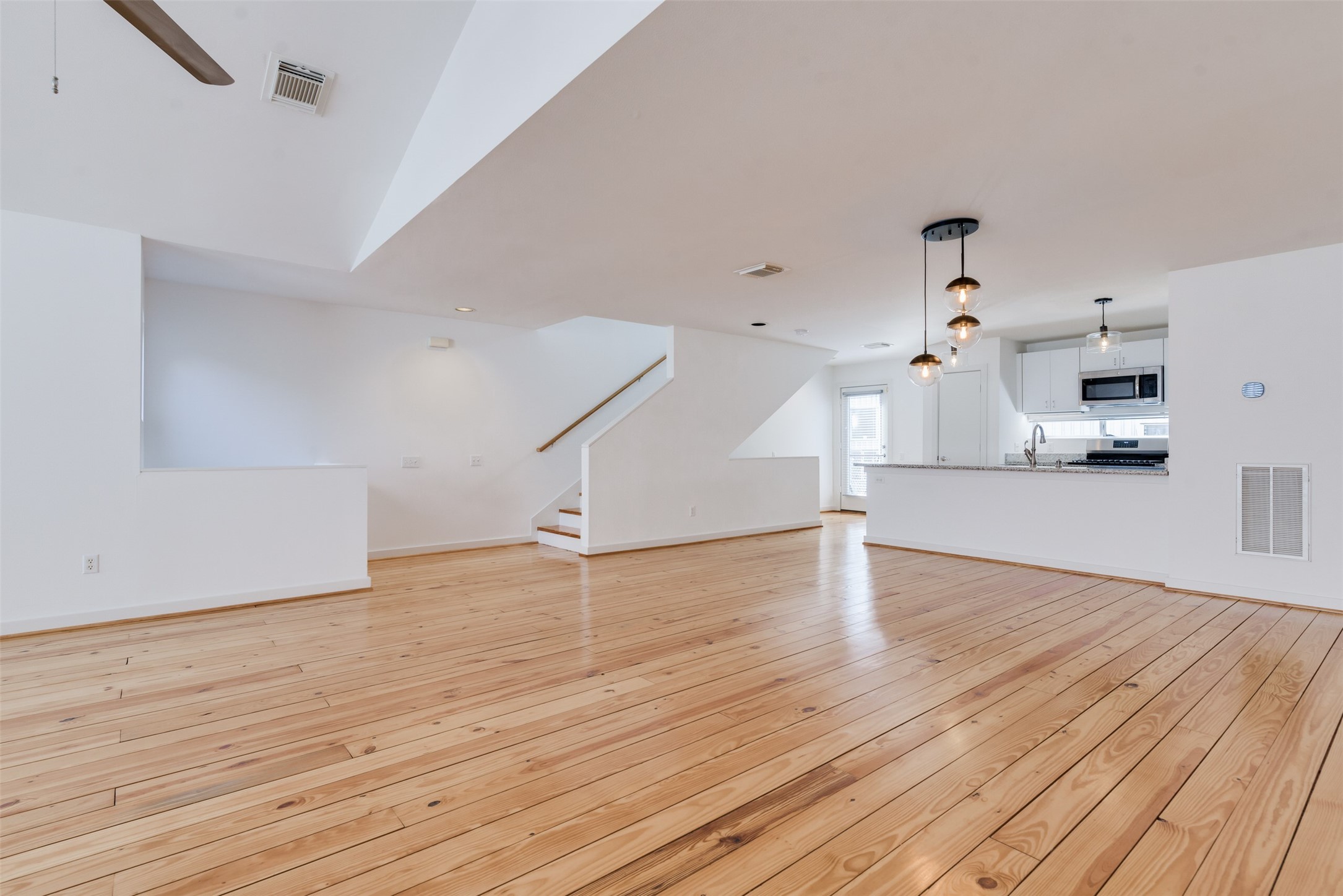 1637 Tuam Street Property Photo 14