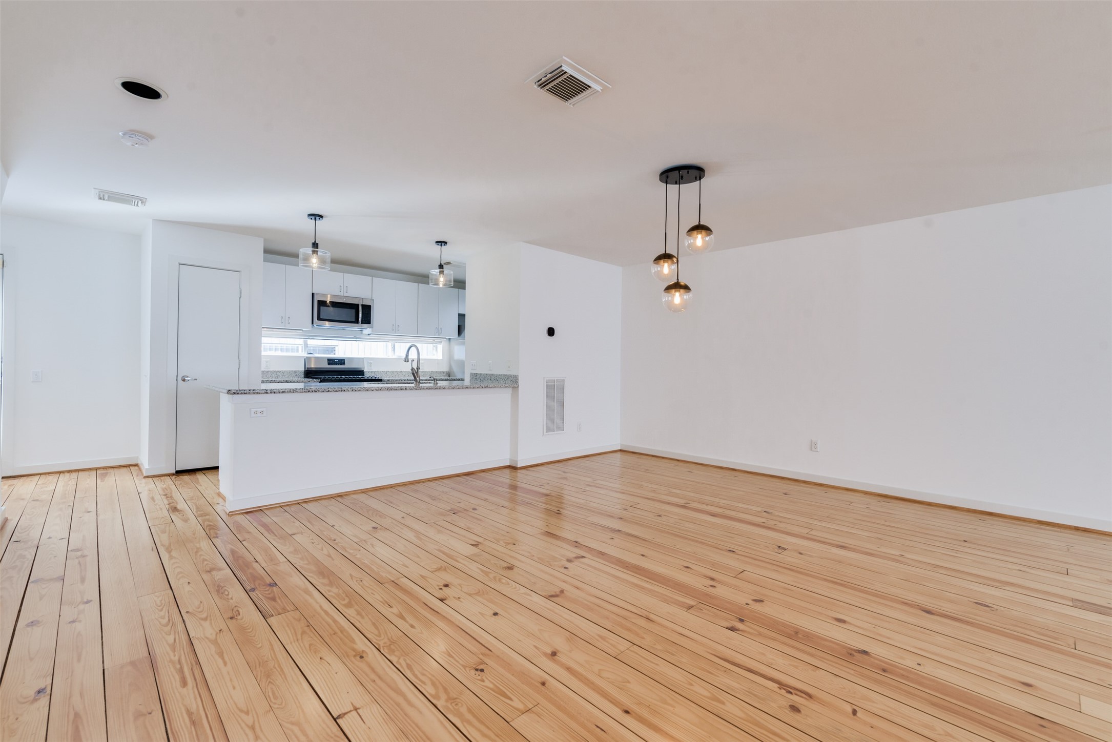 1637 Tuam Street Property Photo 15