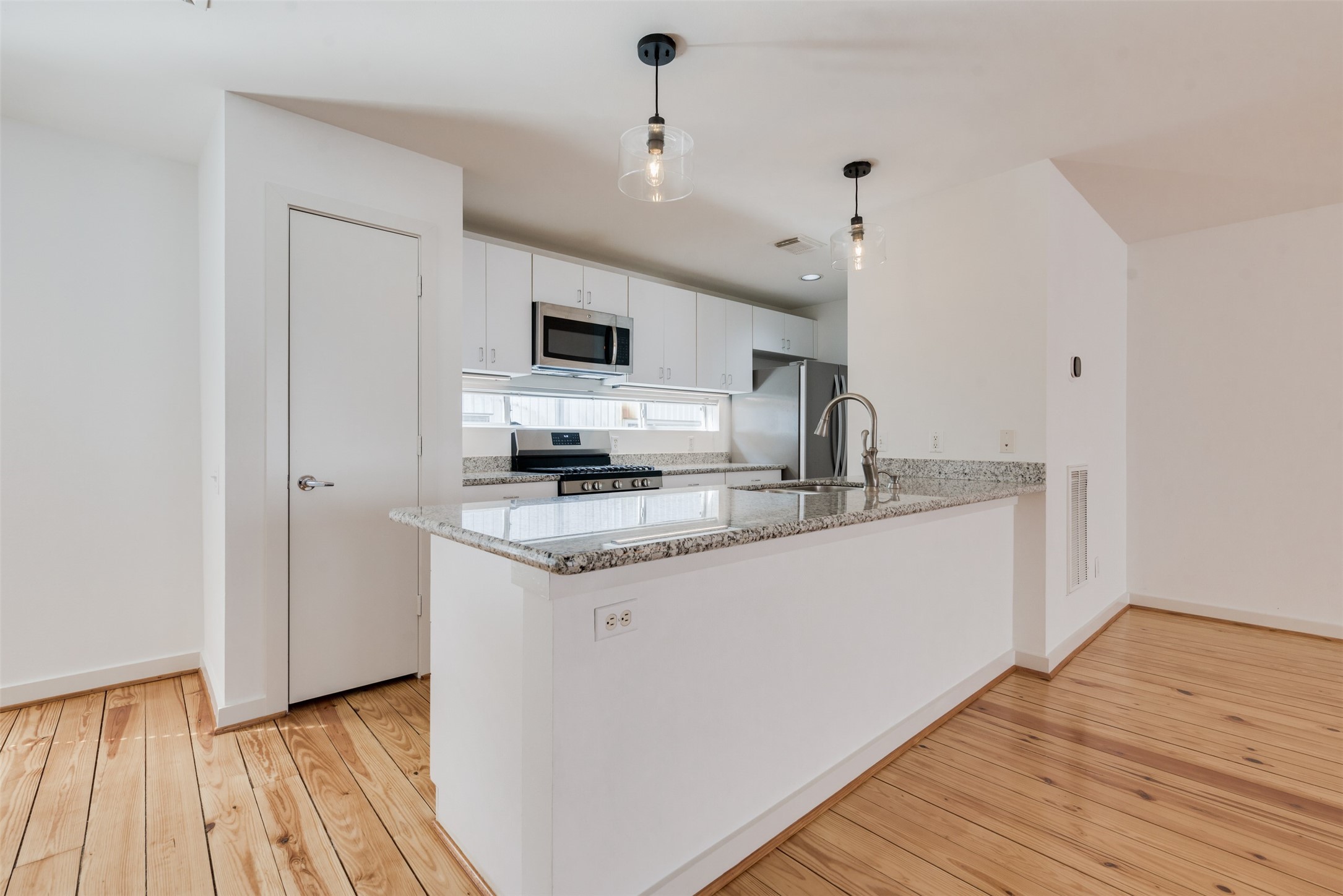 1637 Tuam Street Property Photo 18