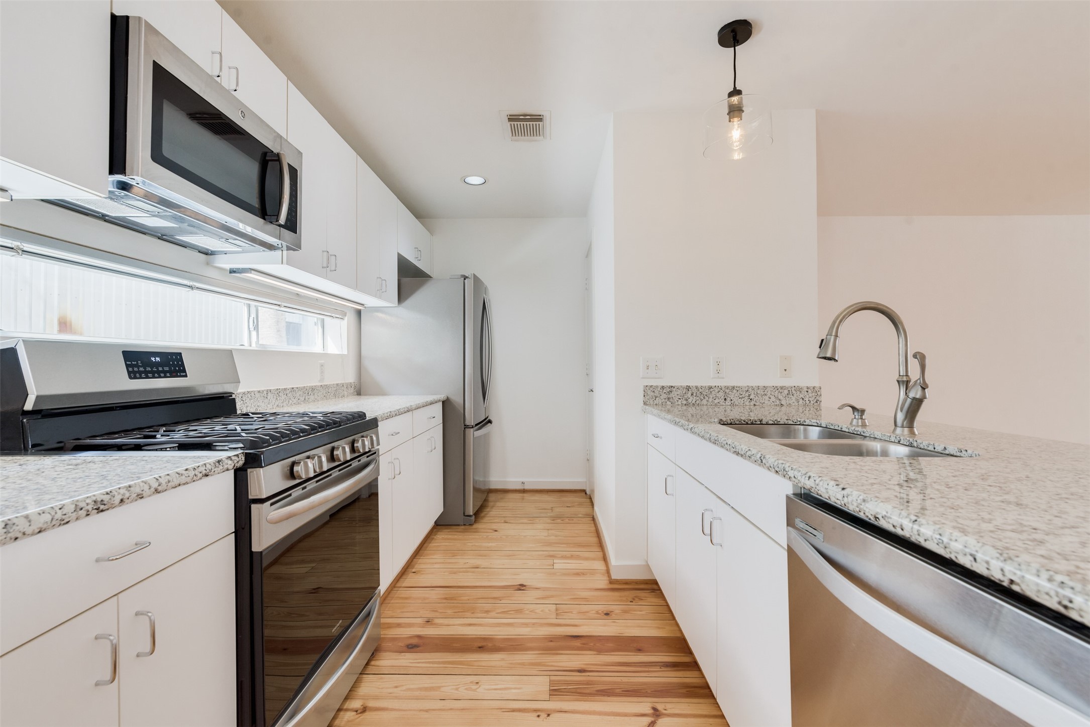 1637 Tuam Street Property Photo 19