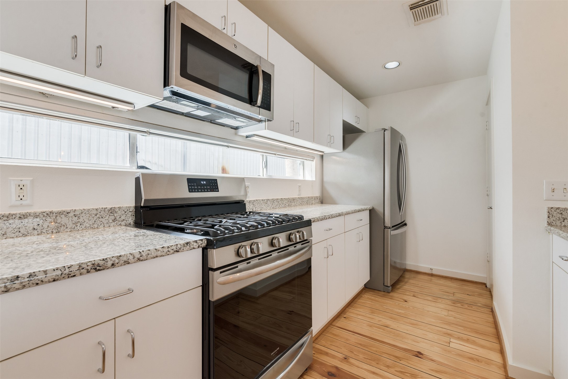 1637 Tuam Street Property Photo 20