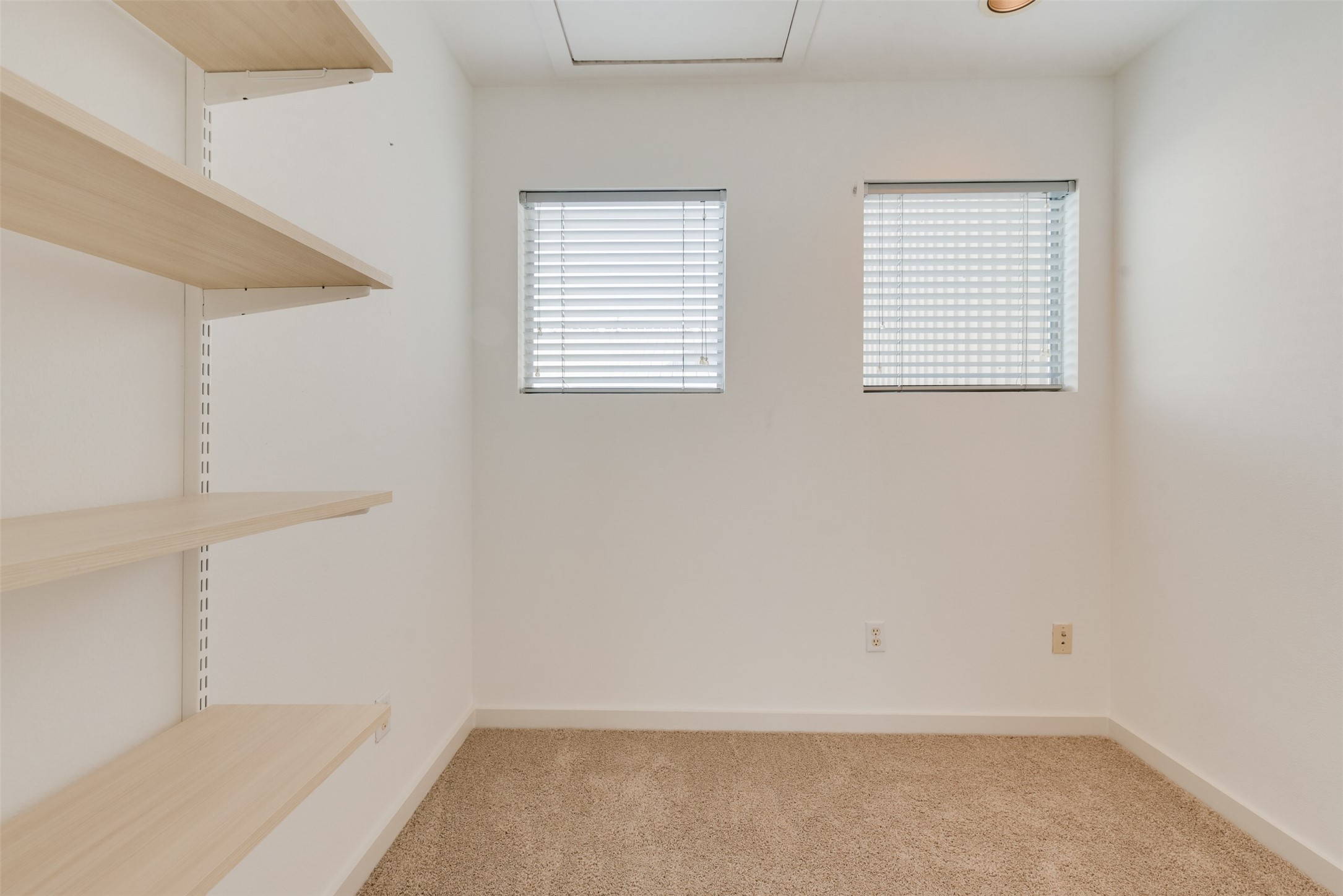 1637 Tuam Street Property Photo 28