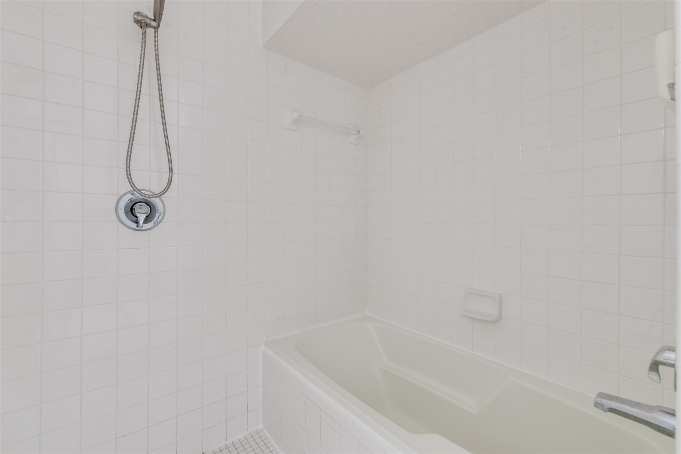 1637 Tuam Street Property Photo 31