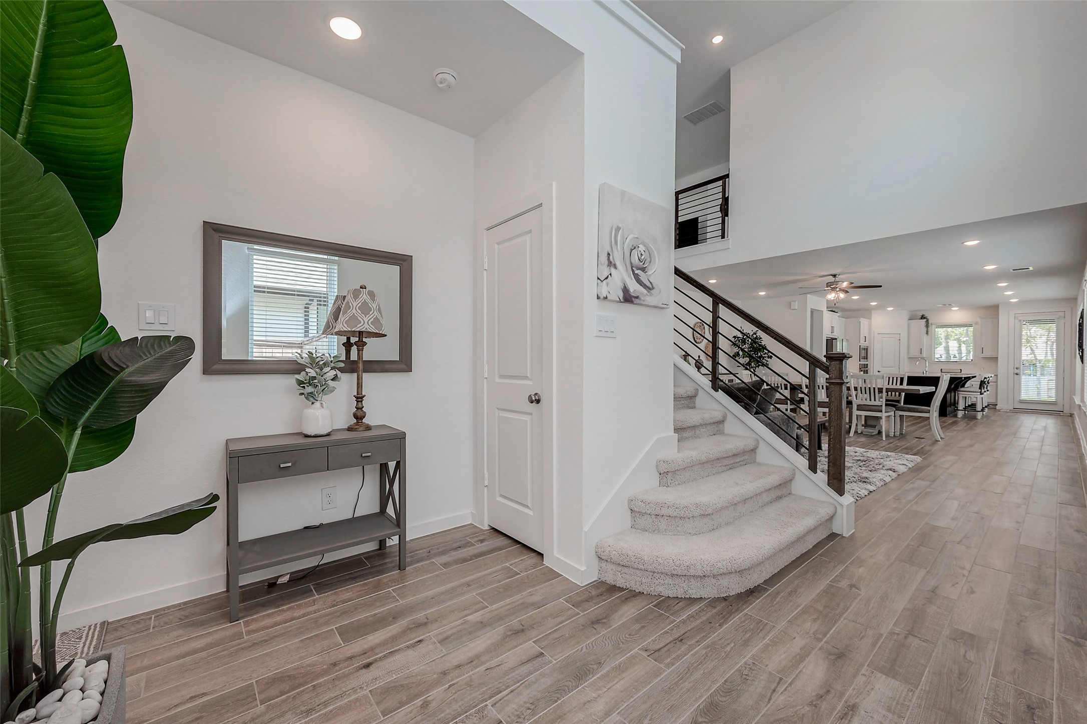 430 W Cascade Heights Drive Property Photo 4
