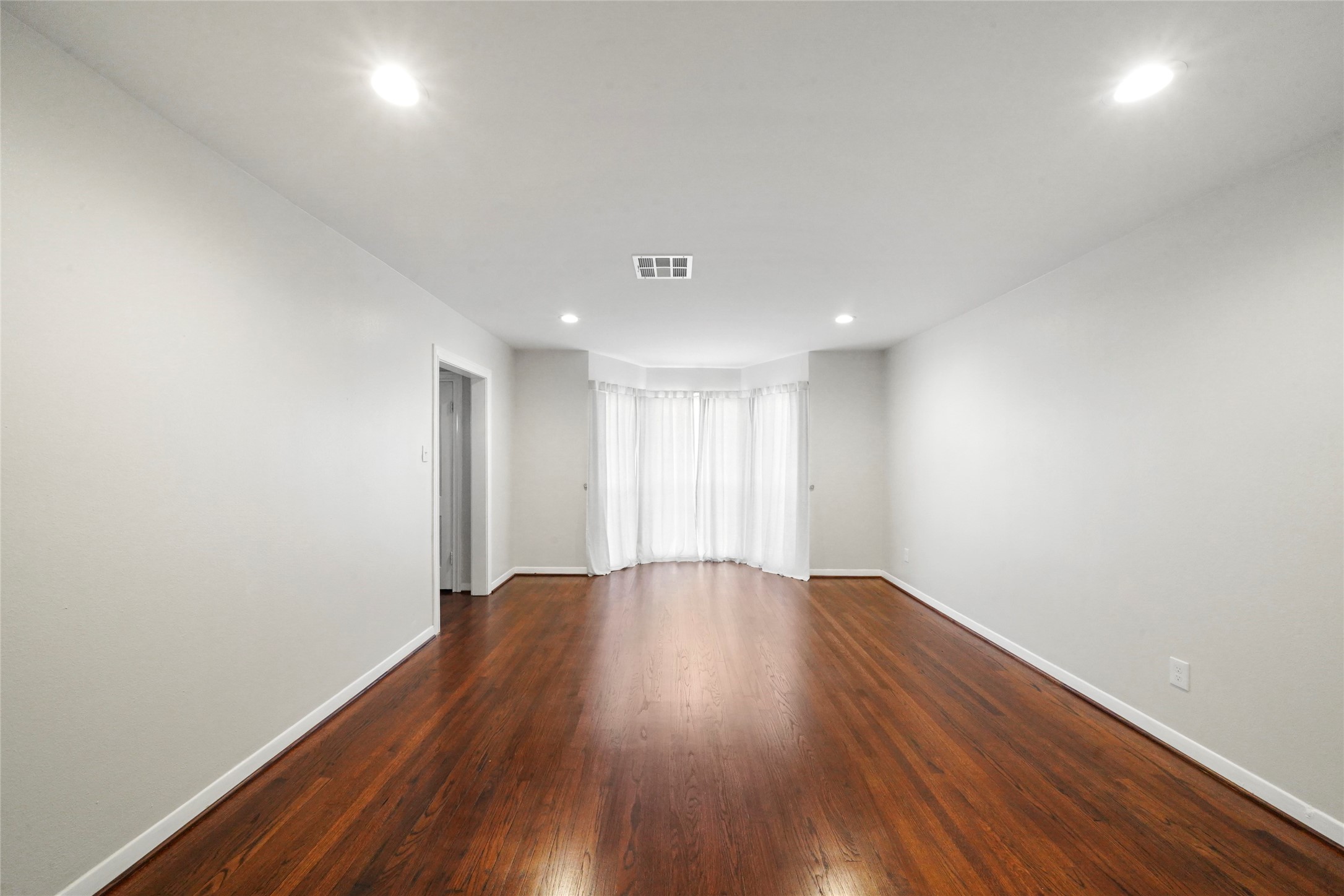 906 Gale Street Property Photo 6