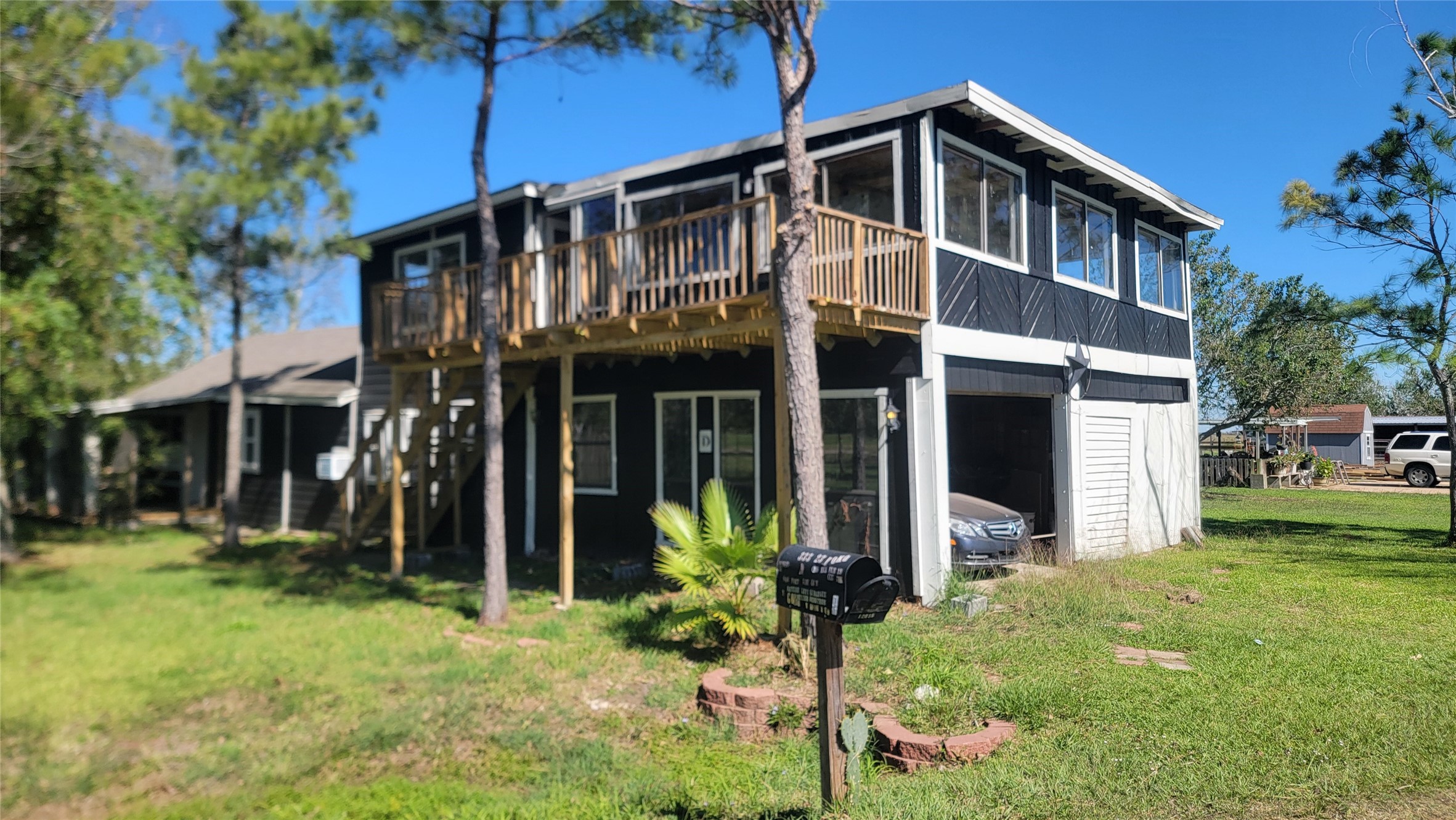 12018 Sandpiper Road Property Photo 1