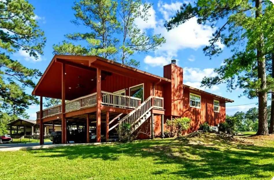 156 Cove Lane Property Photo 2