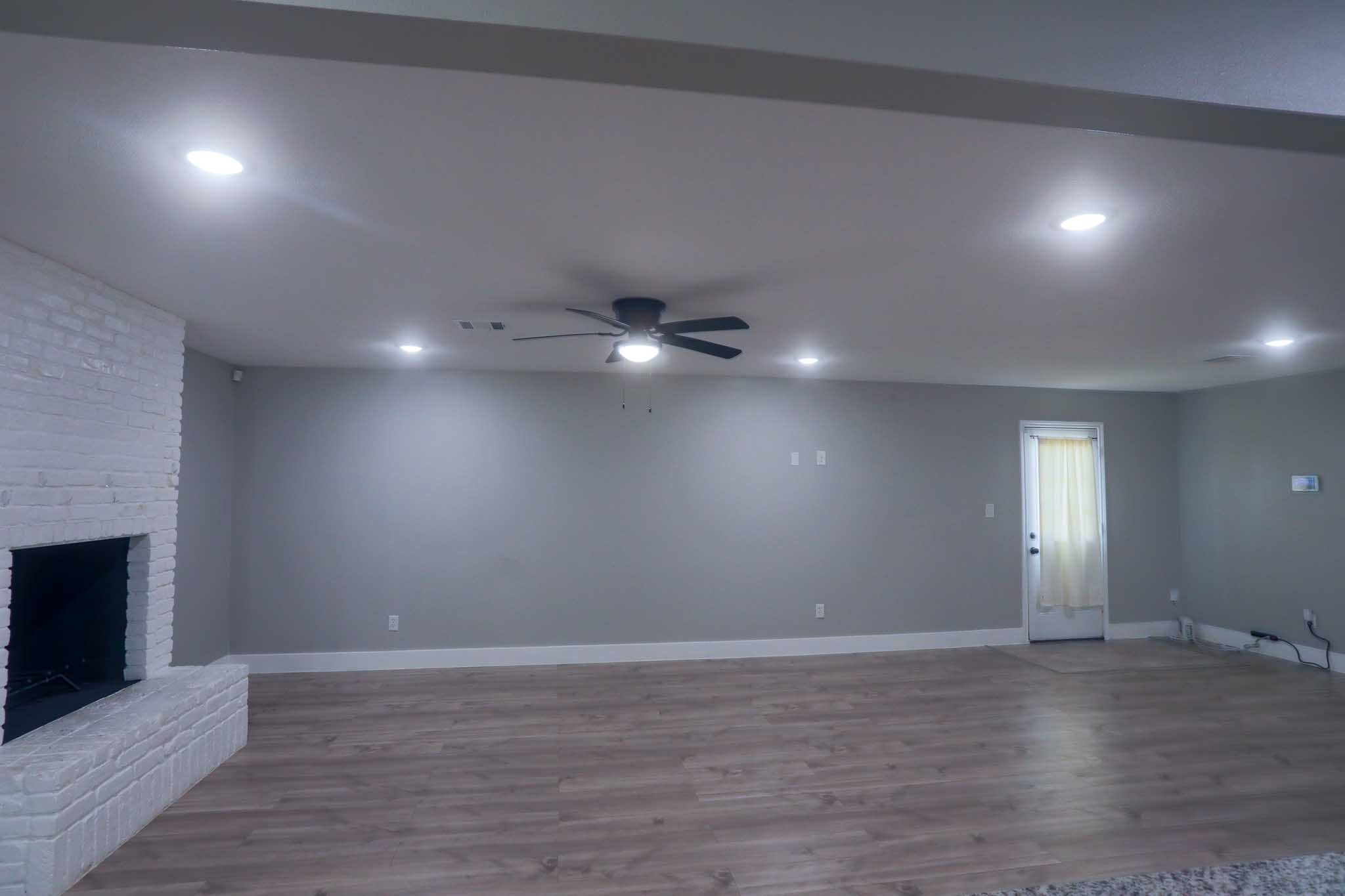 6703 Winfield Road Property Photo 4