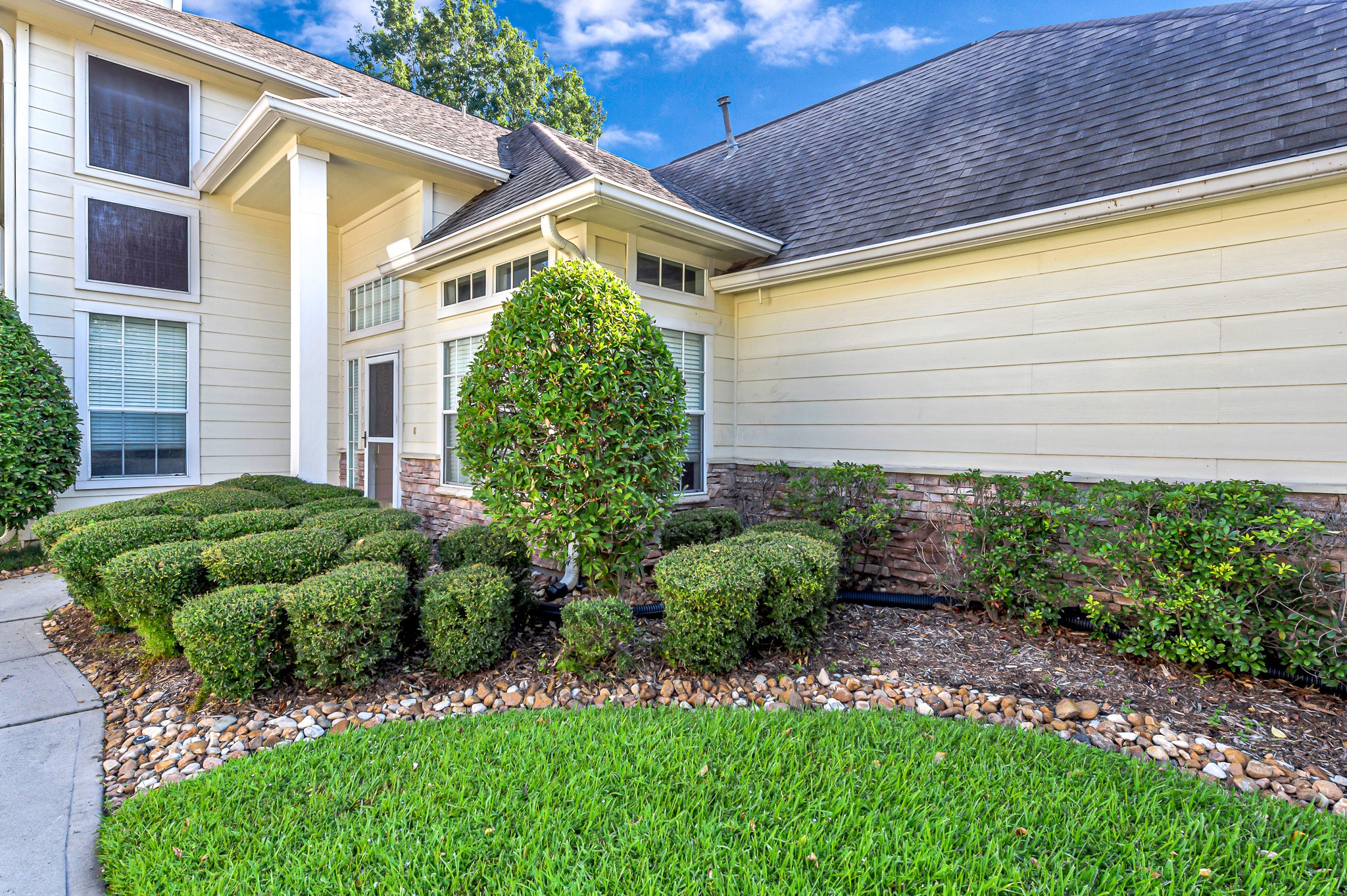 10210 Thornmont Lane Property Photo 3