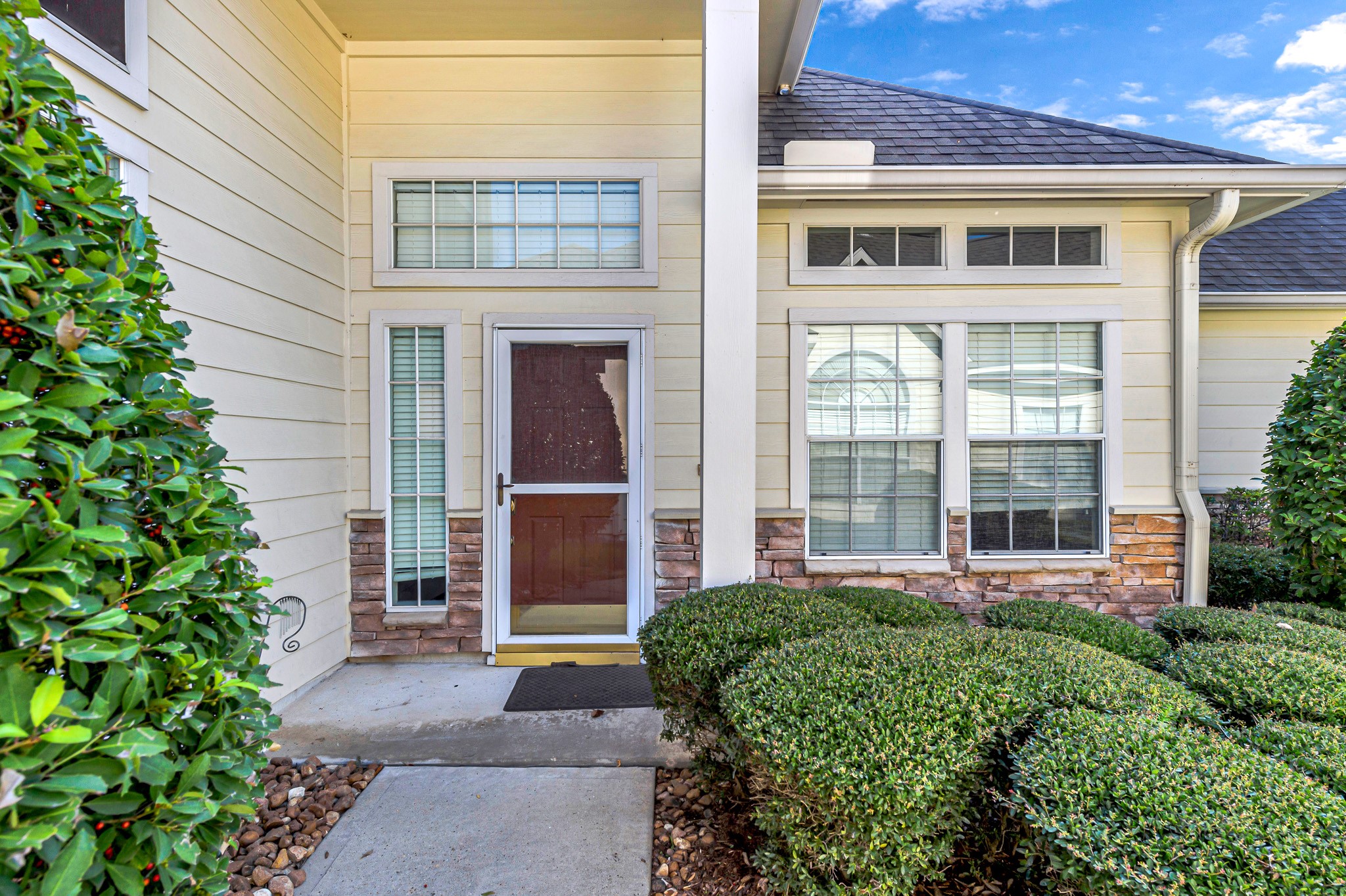 10210 Thornmont Lane Property Photo 4