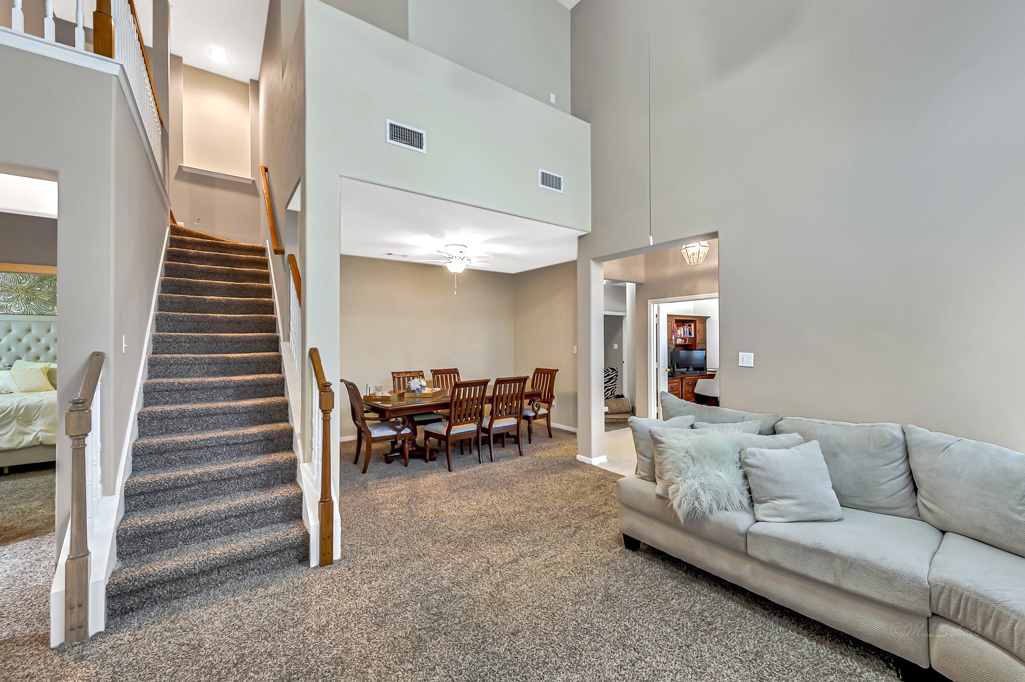 10210 Thornmont Lane Property Photo 8