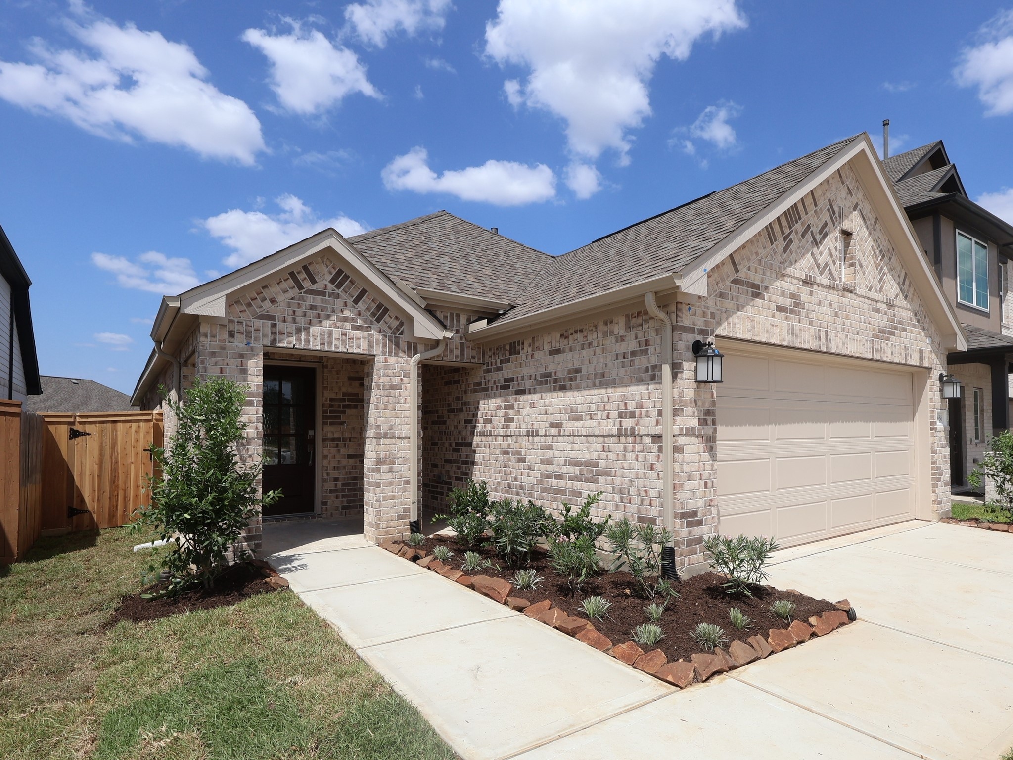 21686 Wave Hollow Drive Property Photo 1